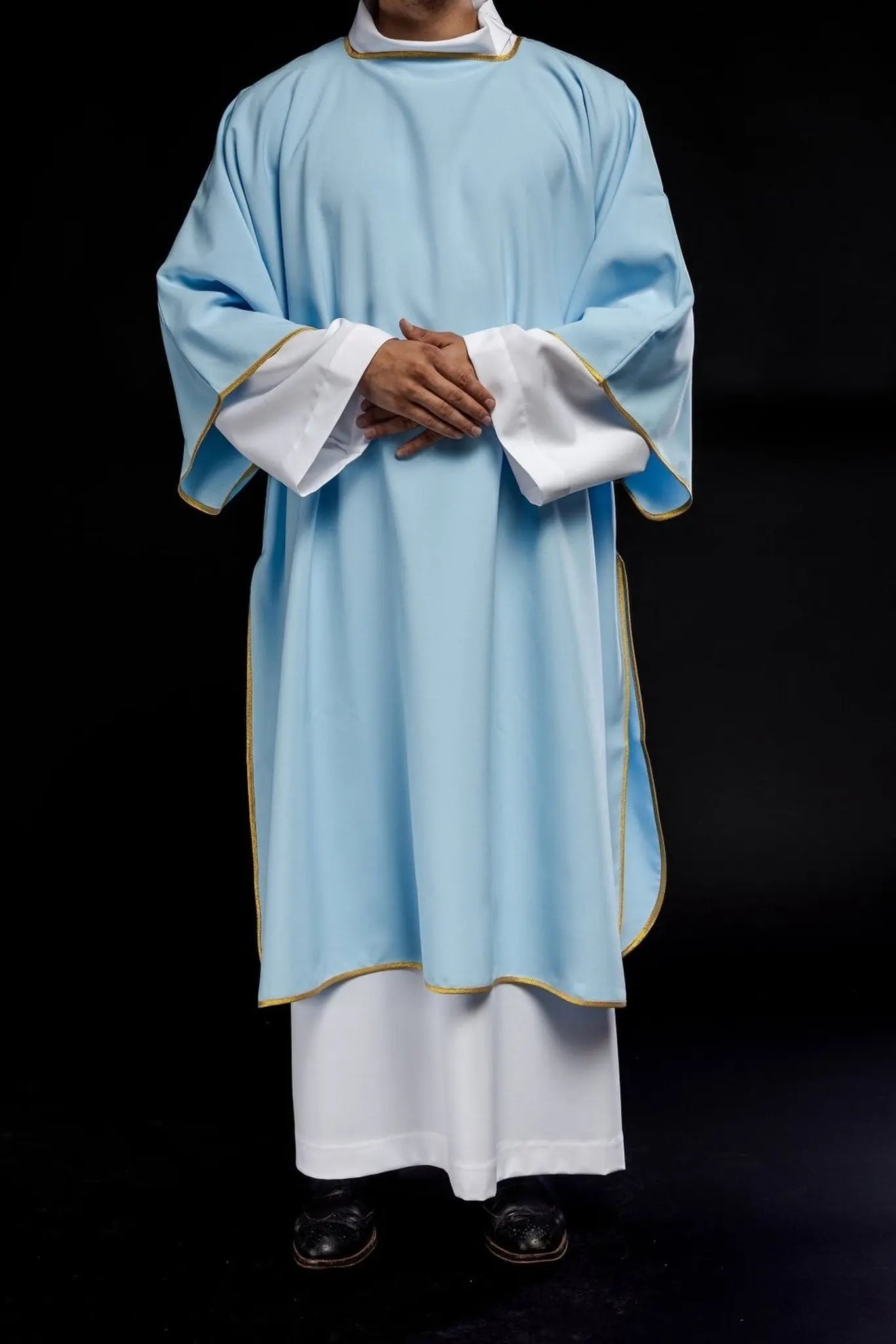 Embroidered plain dalmatics with gold trim blue