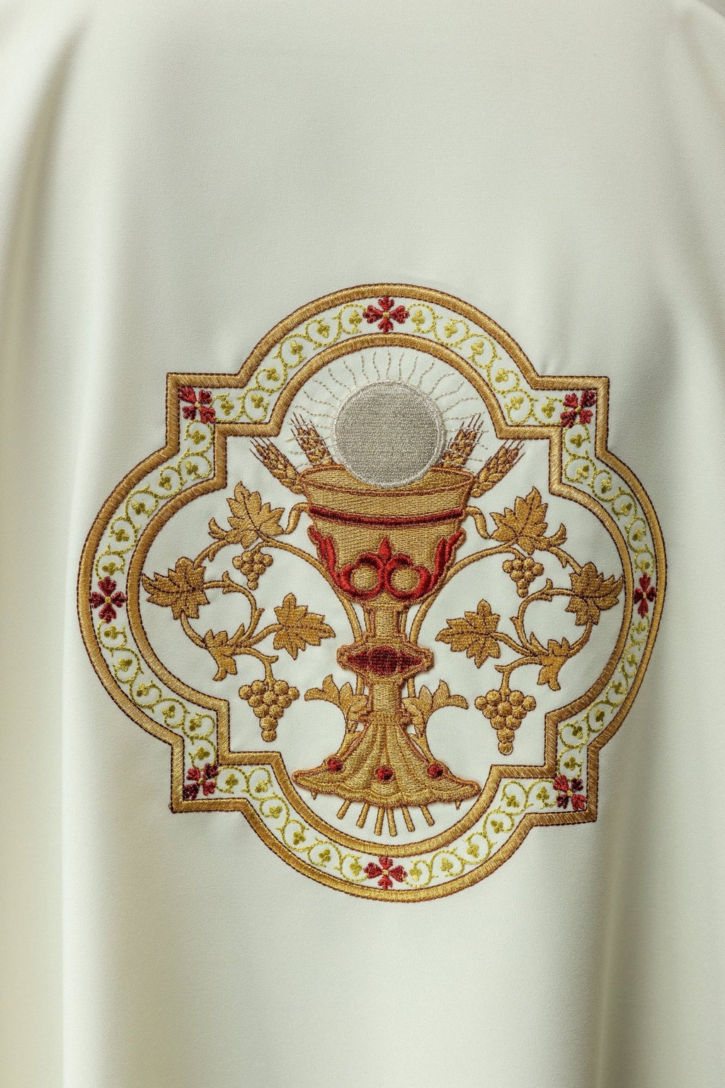 Dalmatyka z motywem Serca Pana Jezusa i Kielicha eucharystycznego