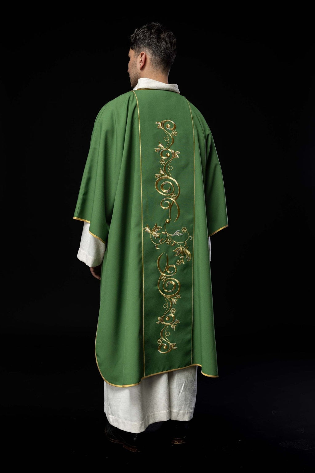 Dalmatyka zielona z haftowanym pasem IHS