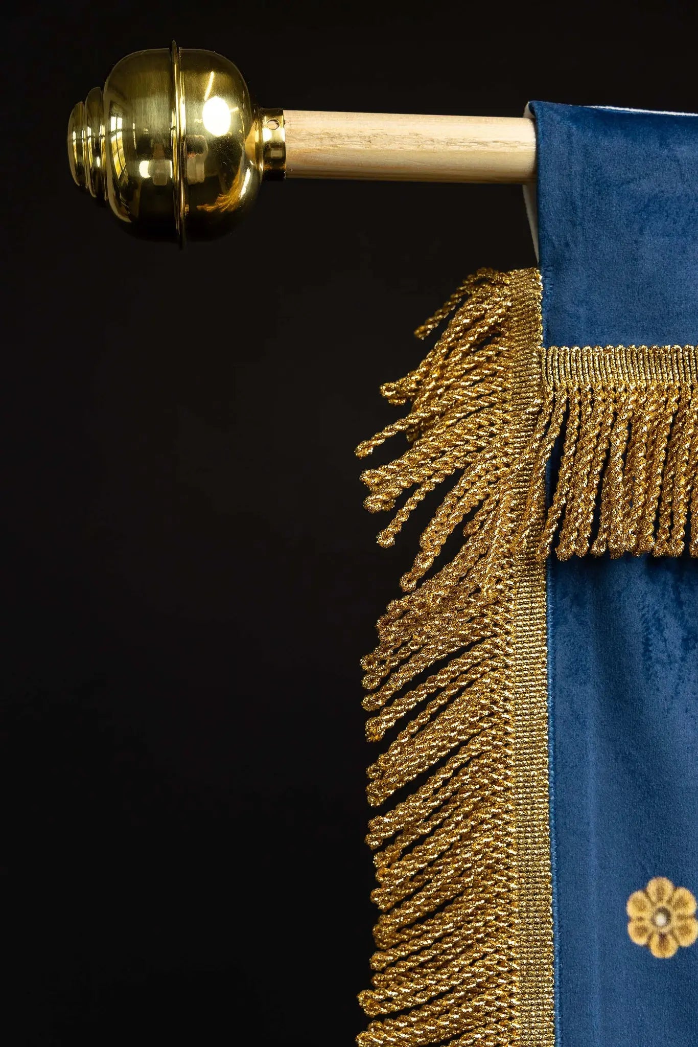 Double-sided Processional Banner with Our Lady of the Assumption and Marian Monogram - HAFTINA ATELIER