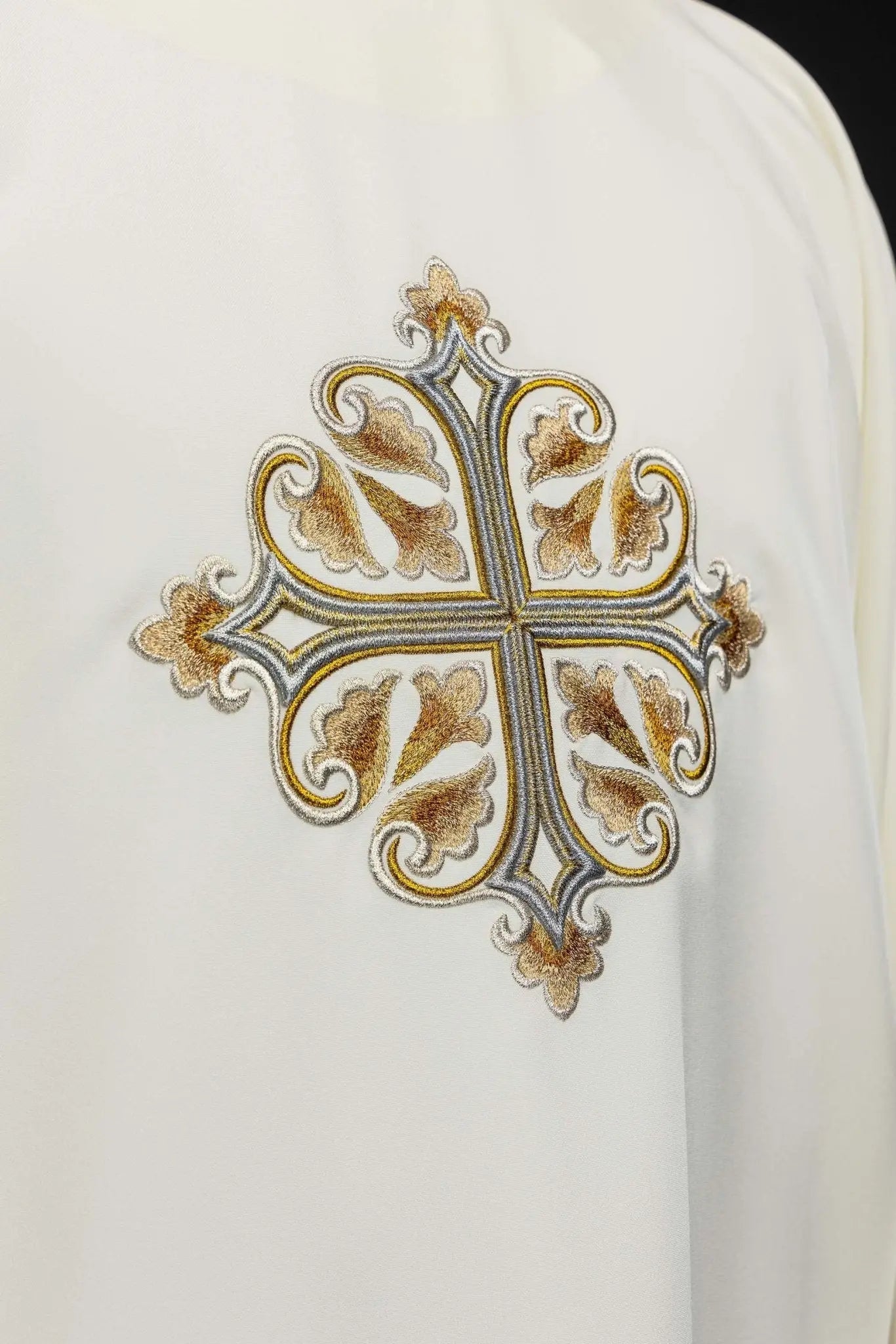 Ecru Embroidered Chasuble with Ornamental Cross and Wide Collar - HAFTINA ATELIER