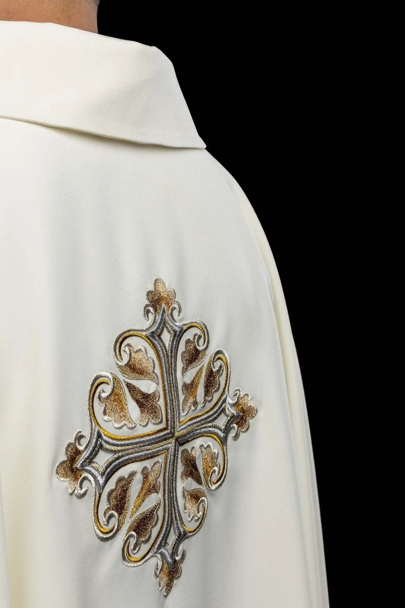 Ecru Embroidered Chasuble with Ornamental Cross and Wide Collar - HAFTINA ATELIER