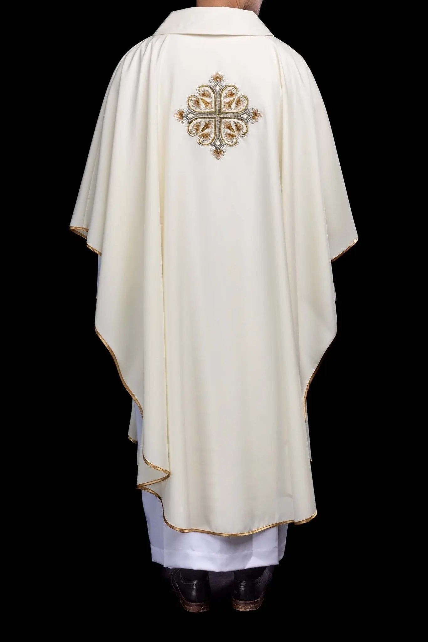 Ecru Embroidered Chasuble with Ornamental Cross and Wide Collar - HAFTINA ATELIER