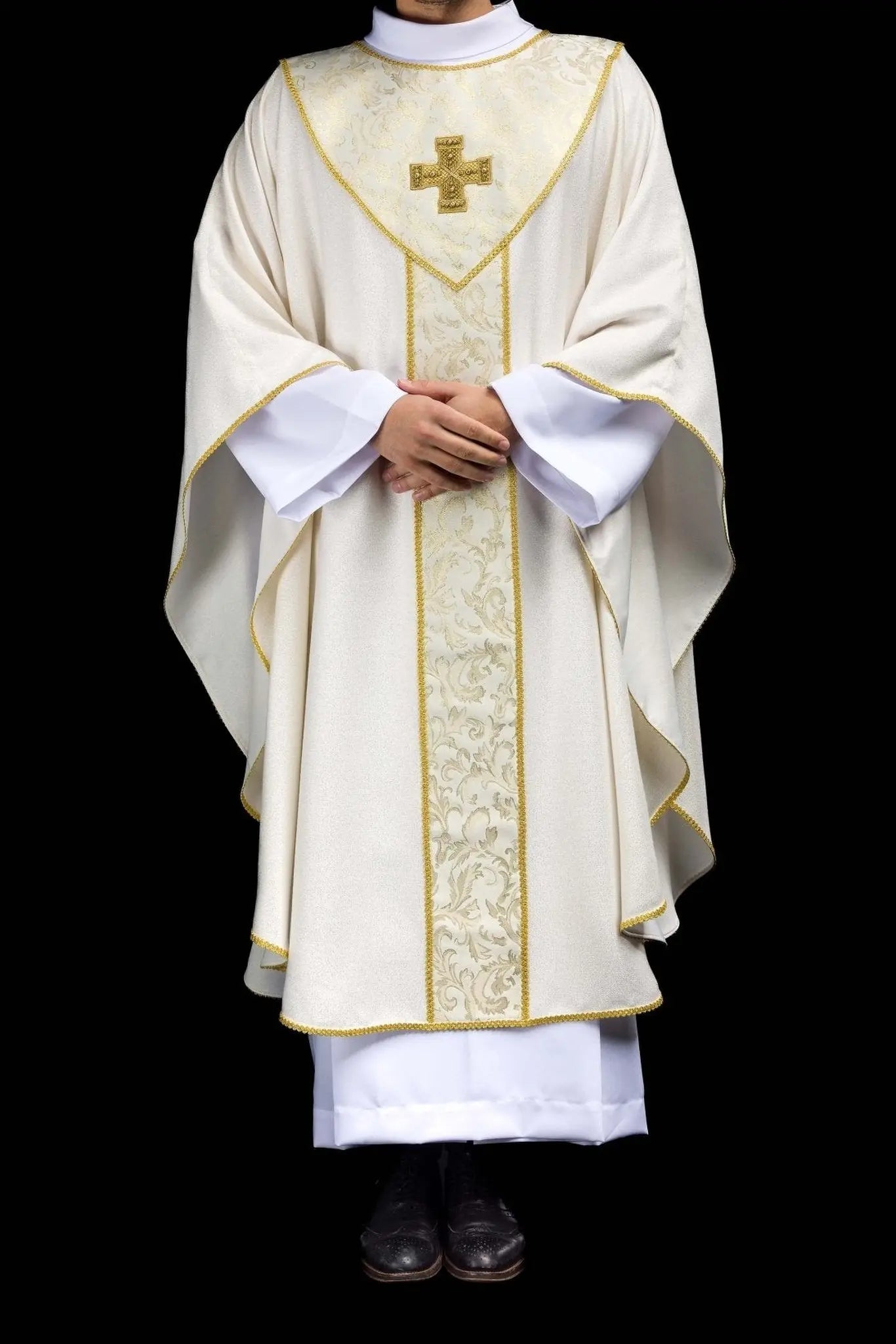 Ecru chasuble with gold cross and jacquard fabric decoration
