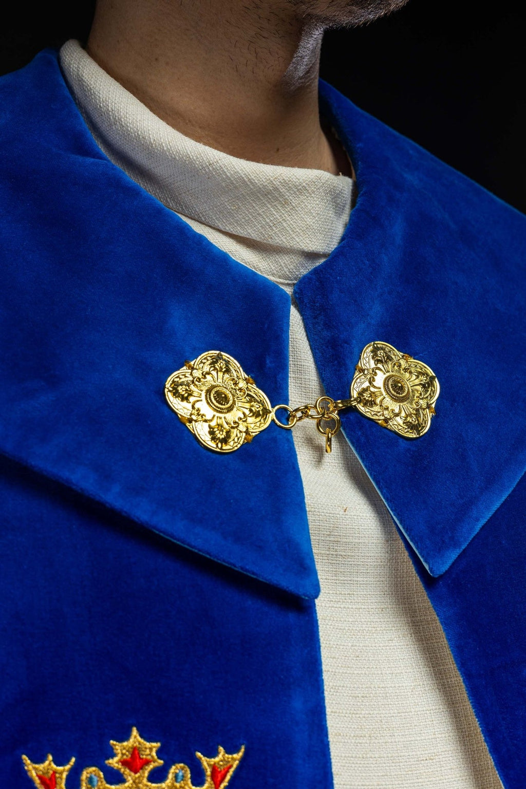 Kapa haftowana Maryjna z aksamitem ecru