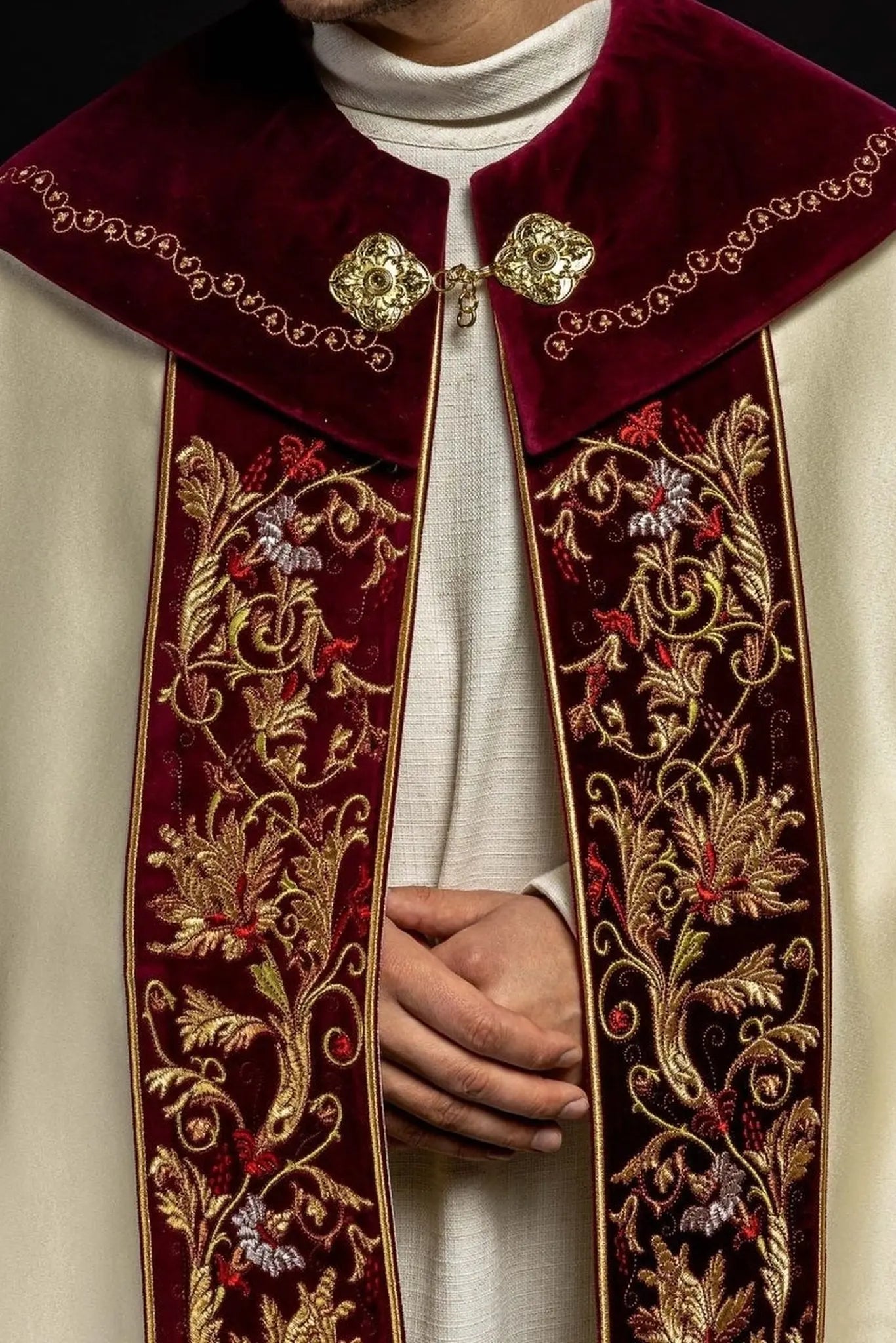 Embroidered cape on velvet IHS ecru