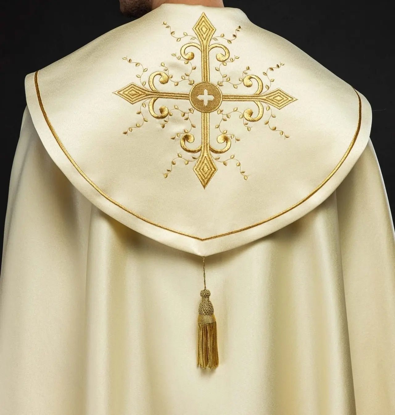 Haftowana kaplica liturgiczna w kolorze ecru