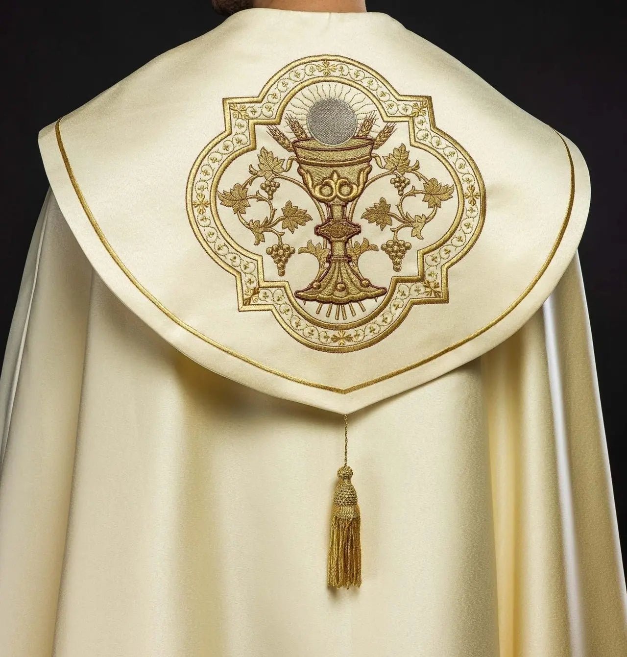 Kielich liturgiczny haftowany ecru