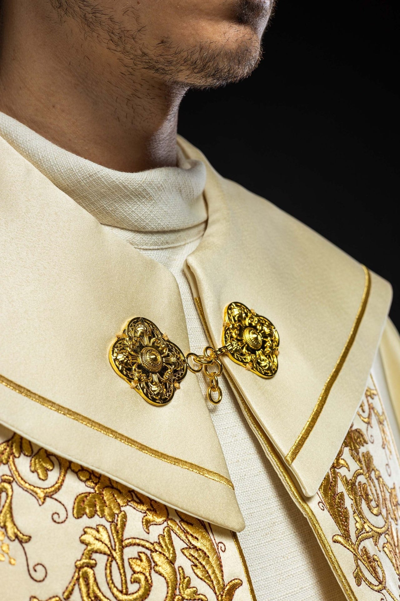 Kapa liturgiczna haftowana Kielich ecru