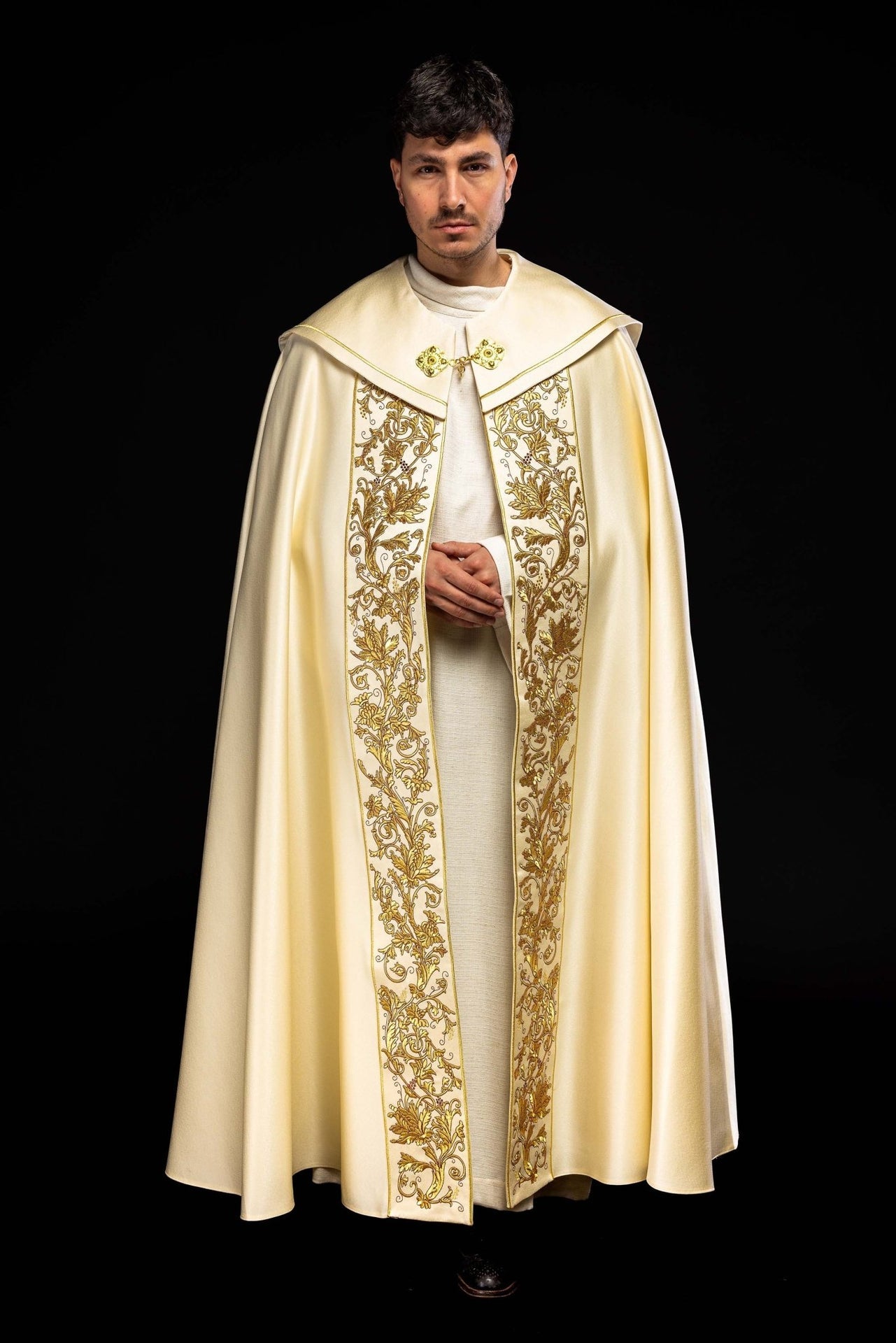 Kapa liturgiczna haftowana Kielich ecru