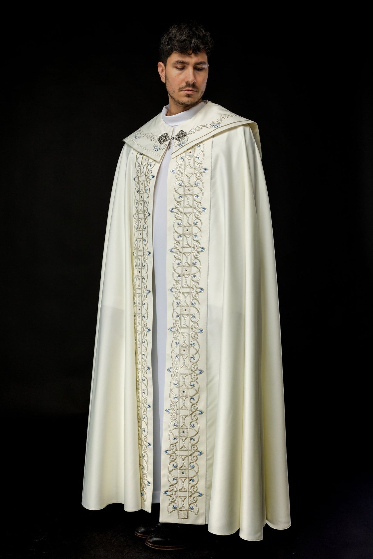 Kapa Liturgiczna Haftowana Z Symbolem Maryjnym