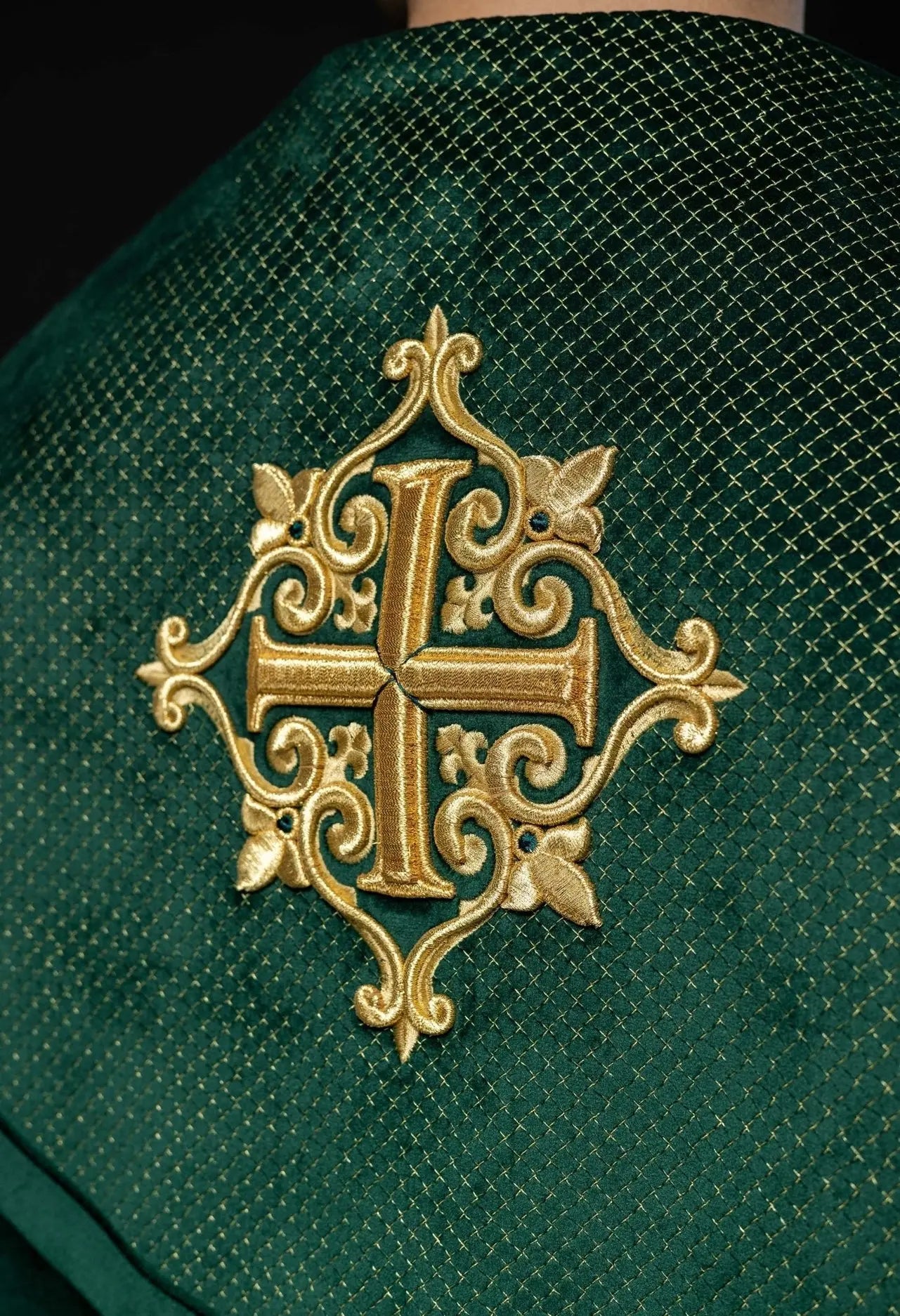 Liturgical cape with green velvet belt and embroidery of crosses
