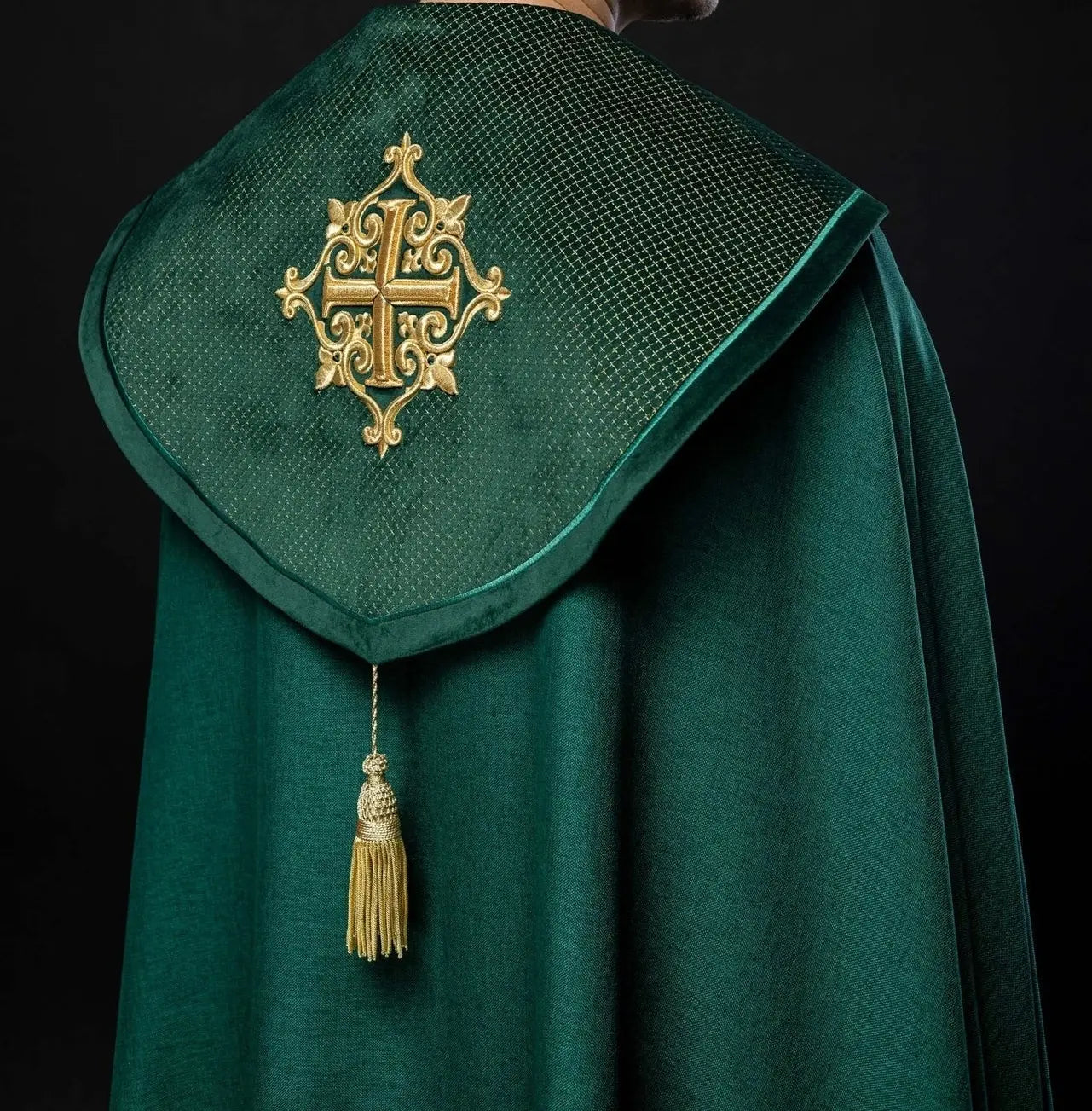 Liturgical cape with green velvet belt and embroidery of crosses