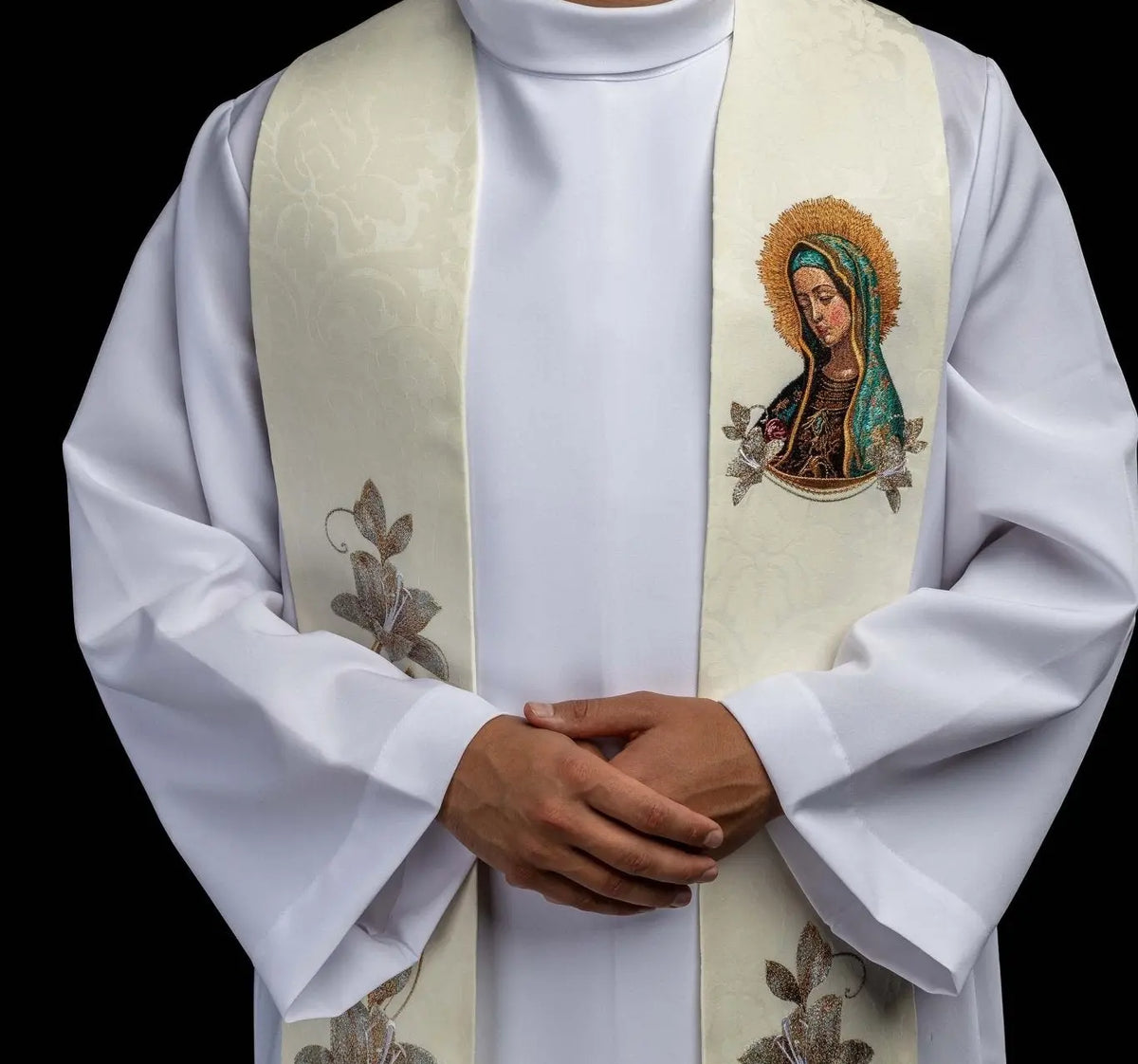 Ecru stuła z wizerunkiem Matki Bożej z Guadalupe, widok na górną część