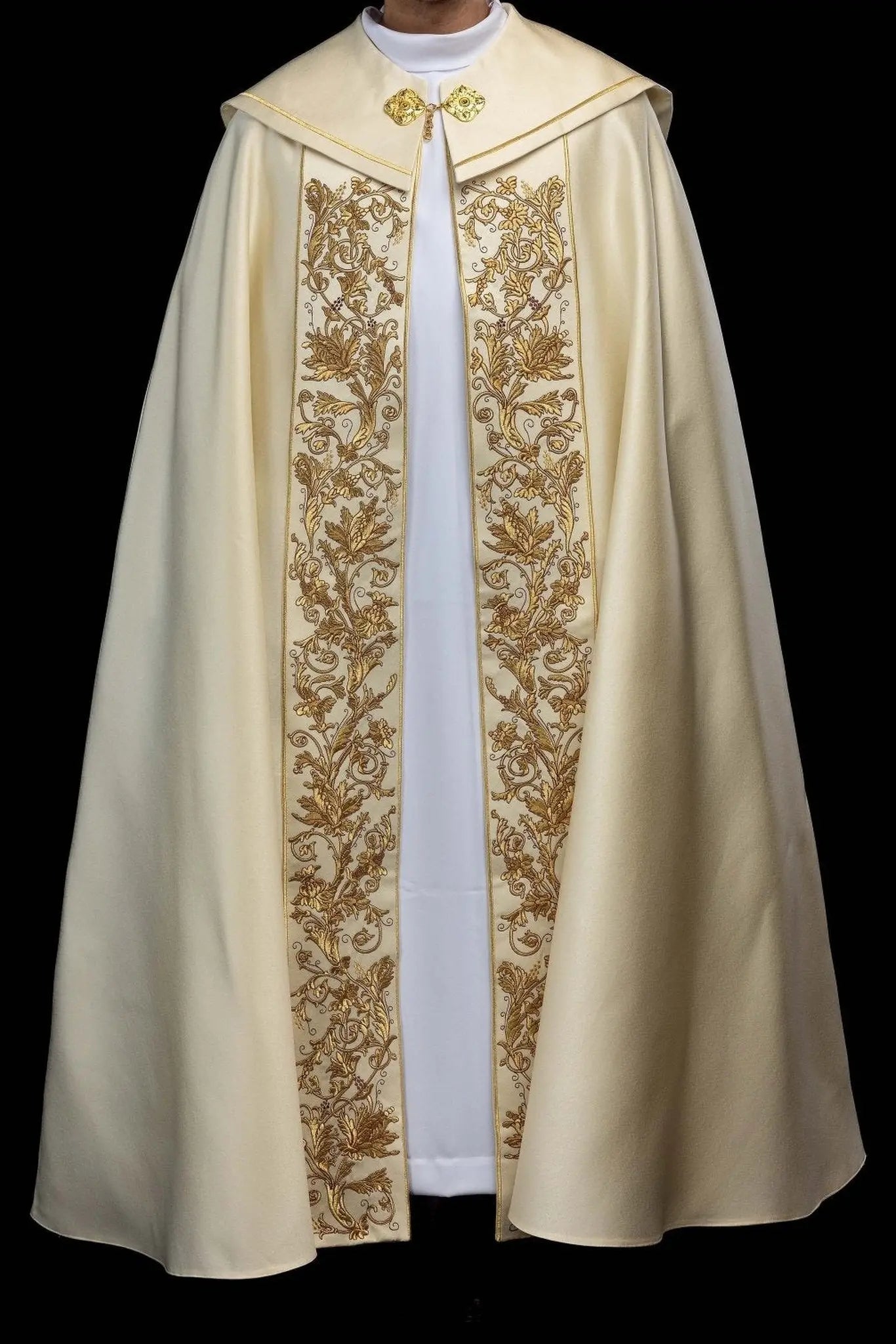 Liturgical Cope with Sacred Heart of Jesus Embroidery - HAFTINA ATELIER