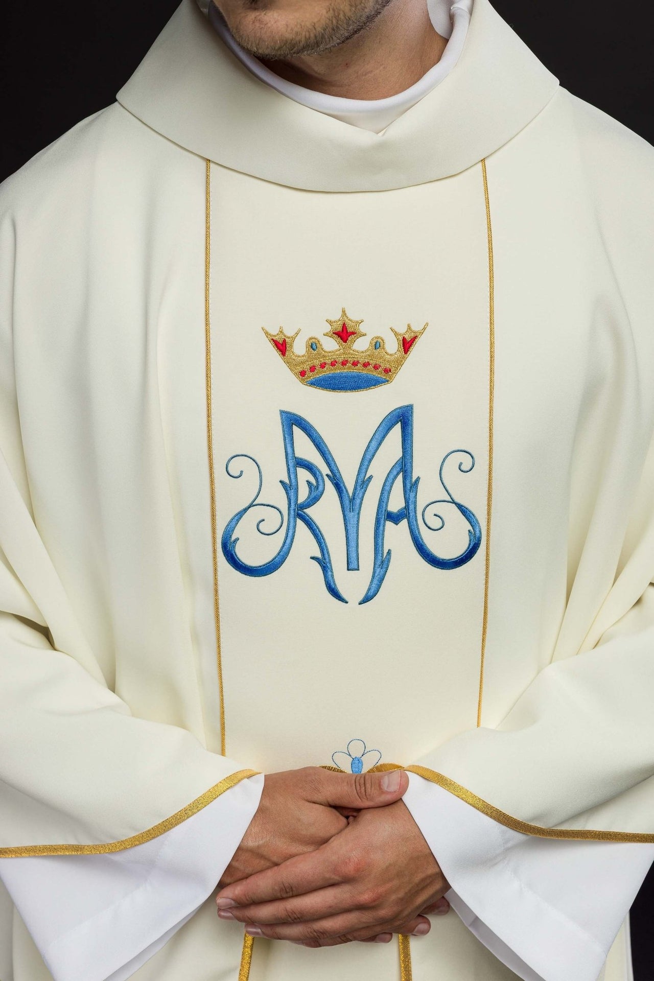 Maryjny ornat liturgiczny z pasem