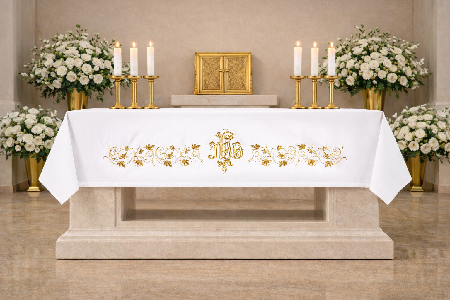 Obrus ołtarzowy z haftowanym symbolem IHS - ORNATY.PL