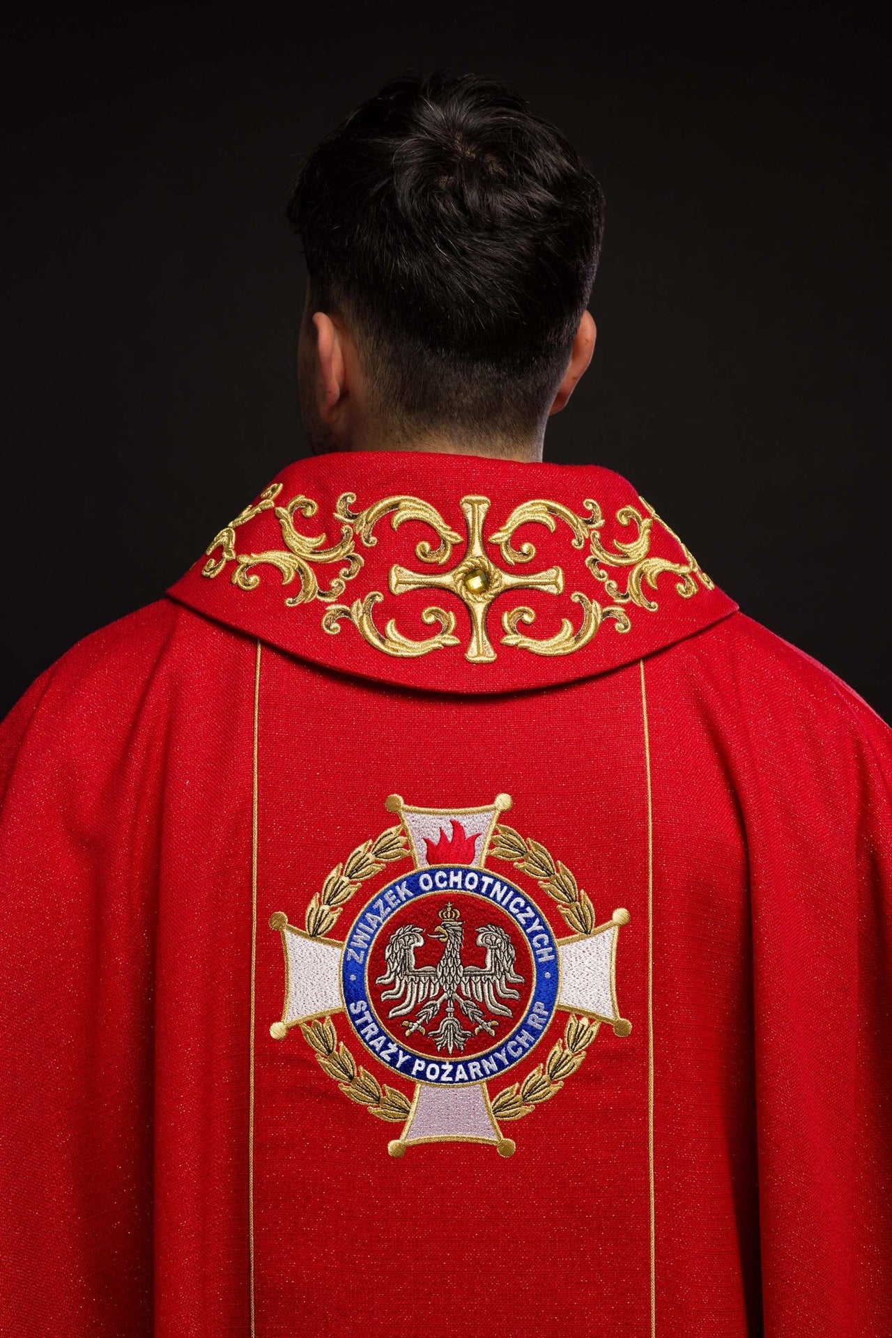 Ornat bogato haftowany z wizerunkiem Świętego Floriana