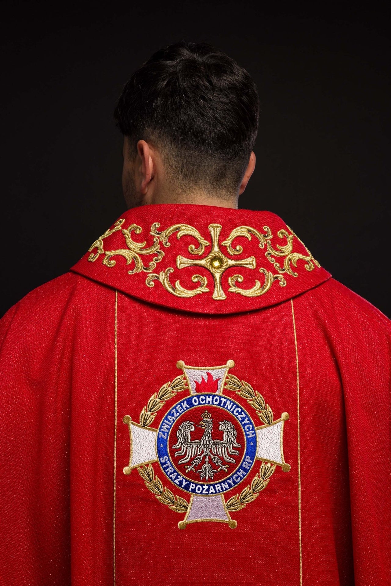 Ornat bogato haftowany z wizerunkiem Świętego Floriana