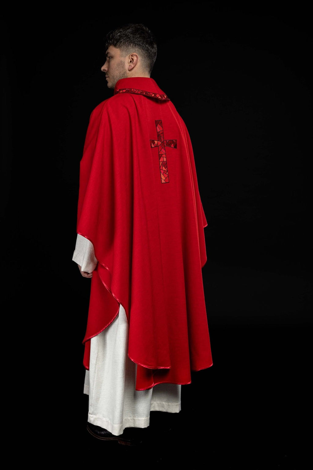 Ornat haftowany Czerwony z Krzyżem Mozaika