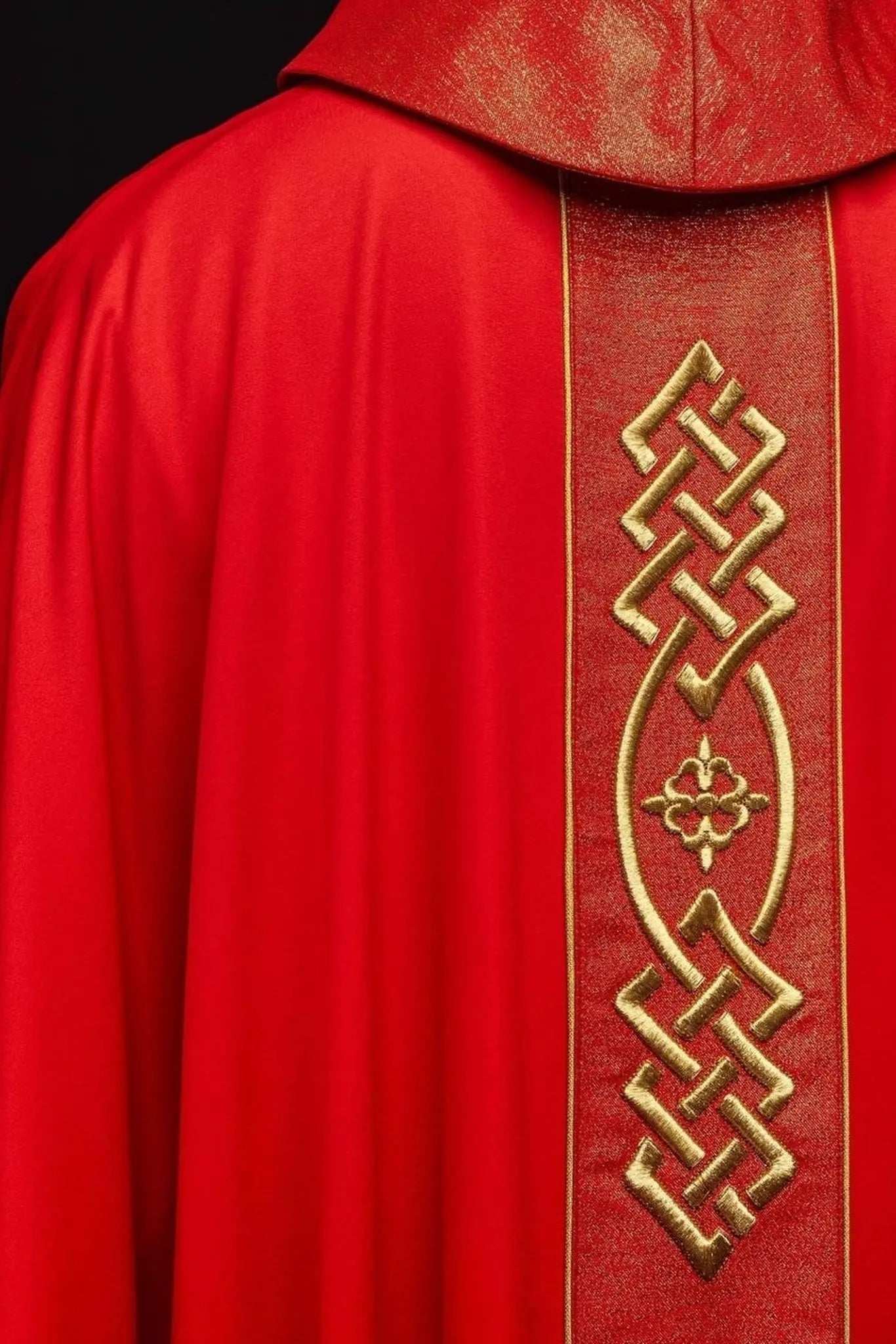 Embroidered chasuble Red with gold Cross motif