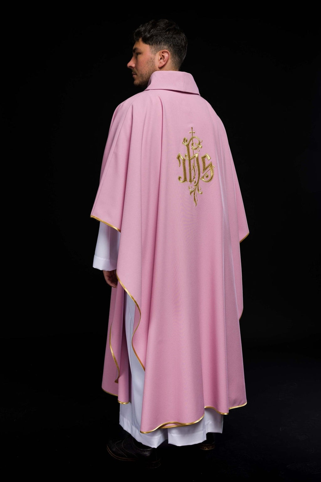 Ornat haftowany IHS kolorze Różowym