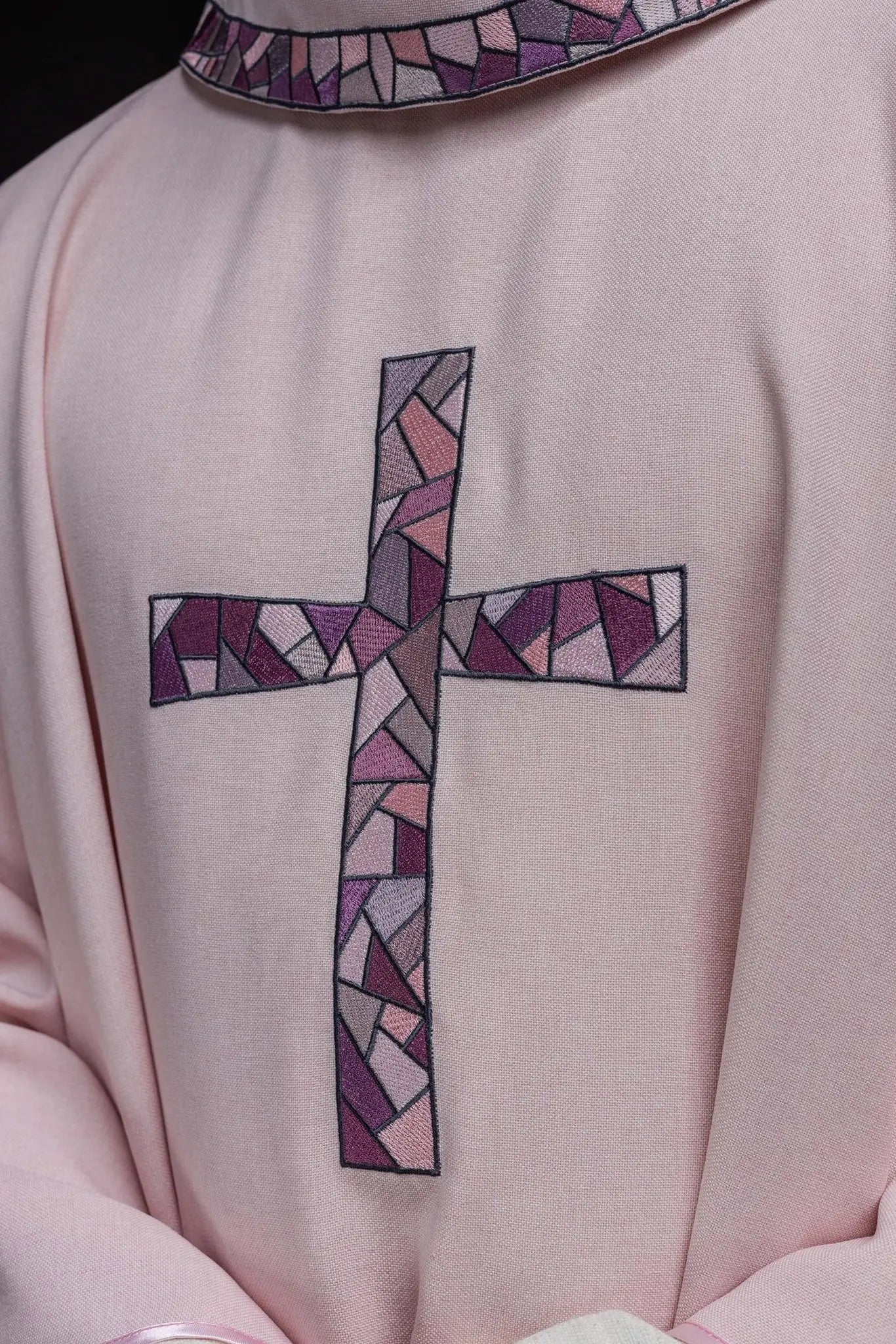 Embroidered chasuble of the cross Pink