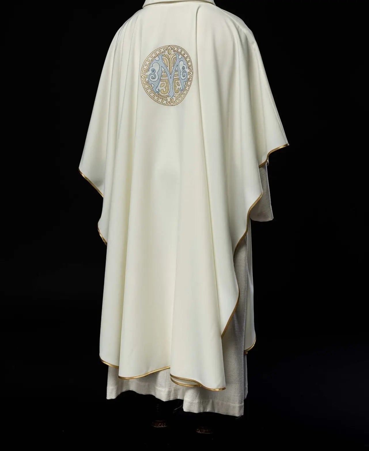 Ornat maryjny haftowany – ecru