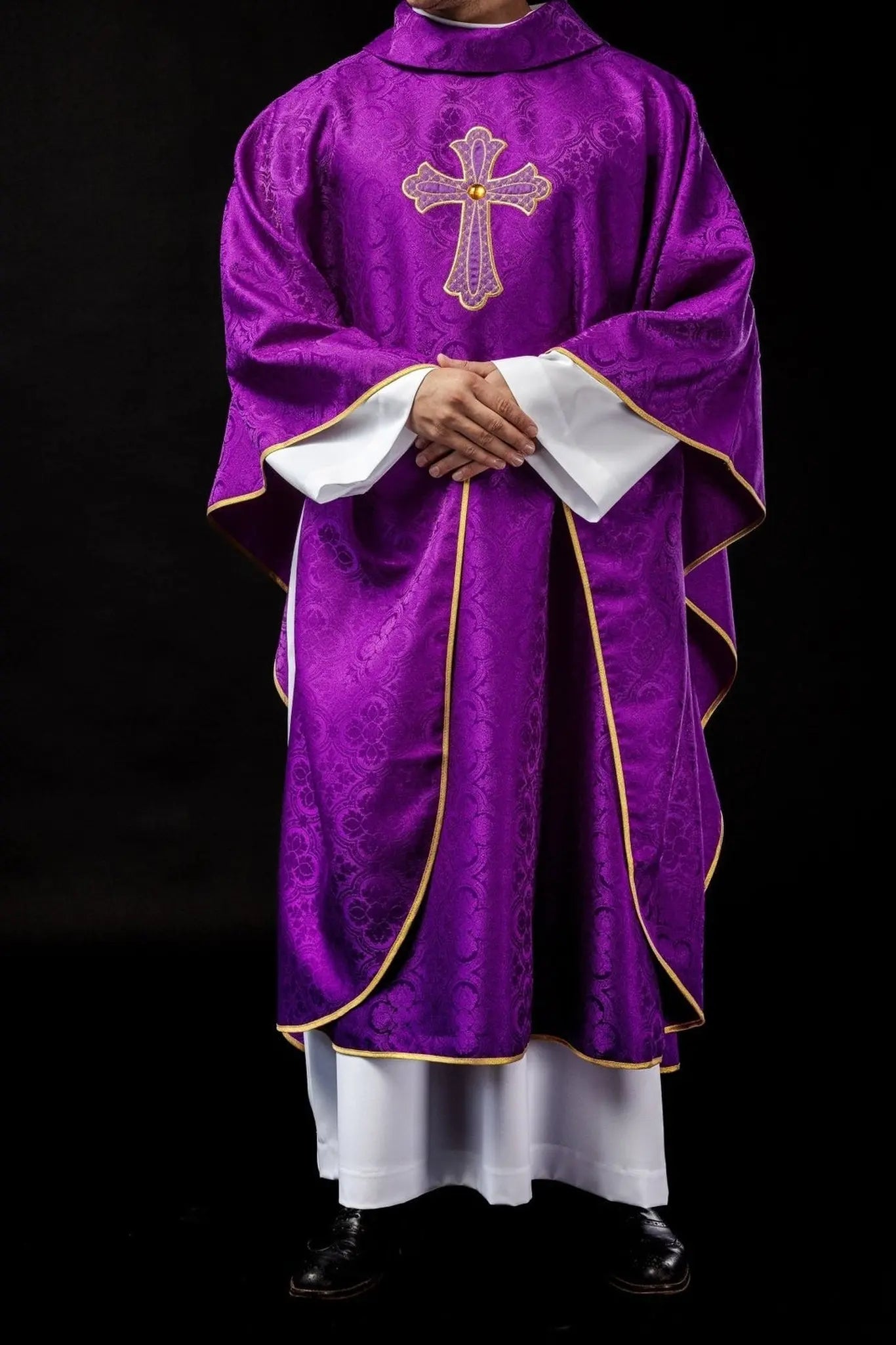 Embroidered chasuble with symbol of the cross Purple