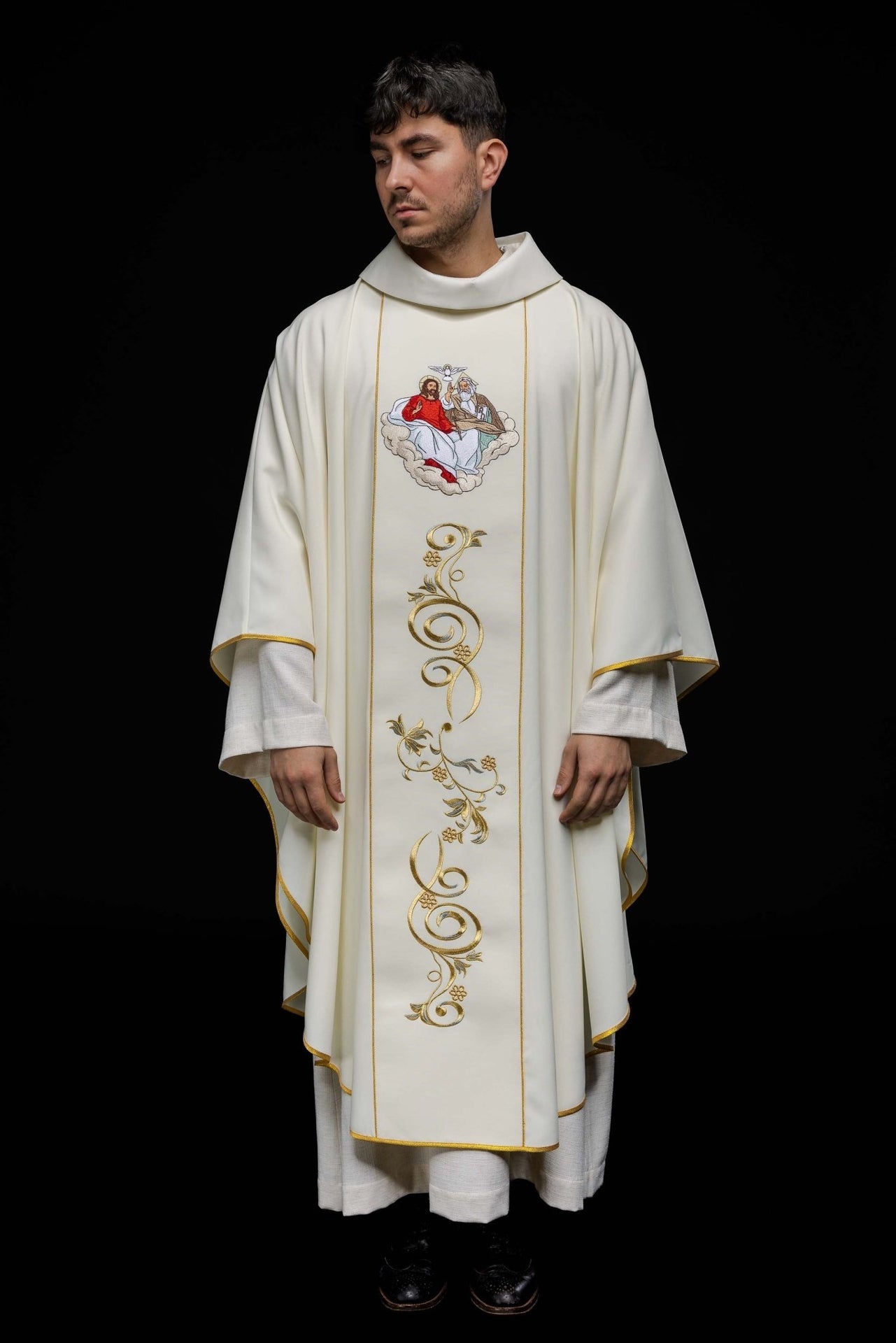 Ornat haftowany z wizerunkiem Trójcy Świętej