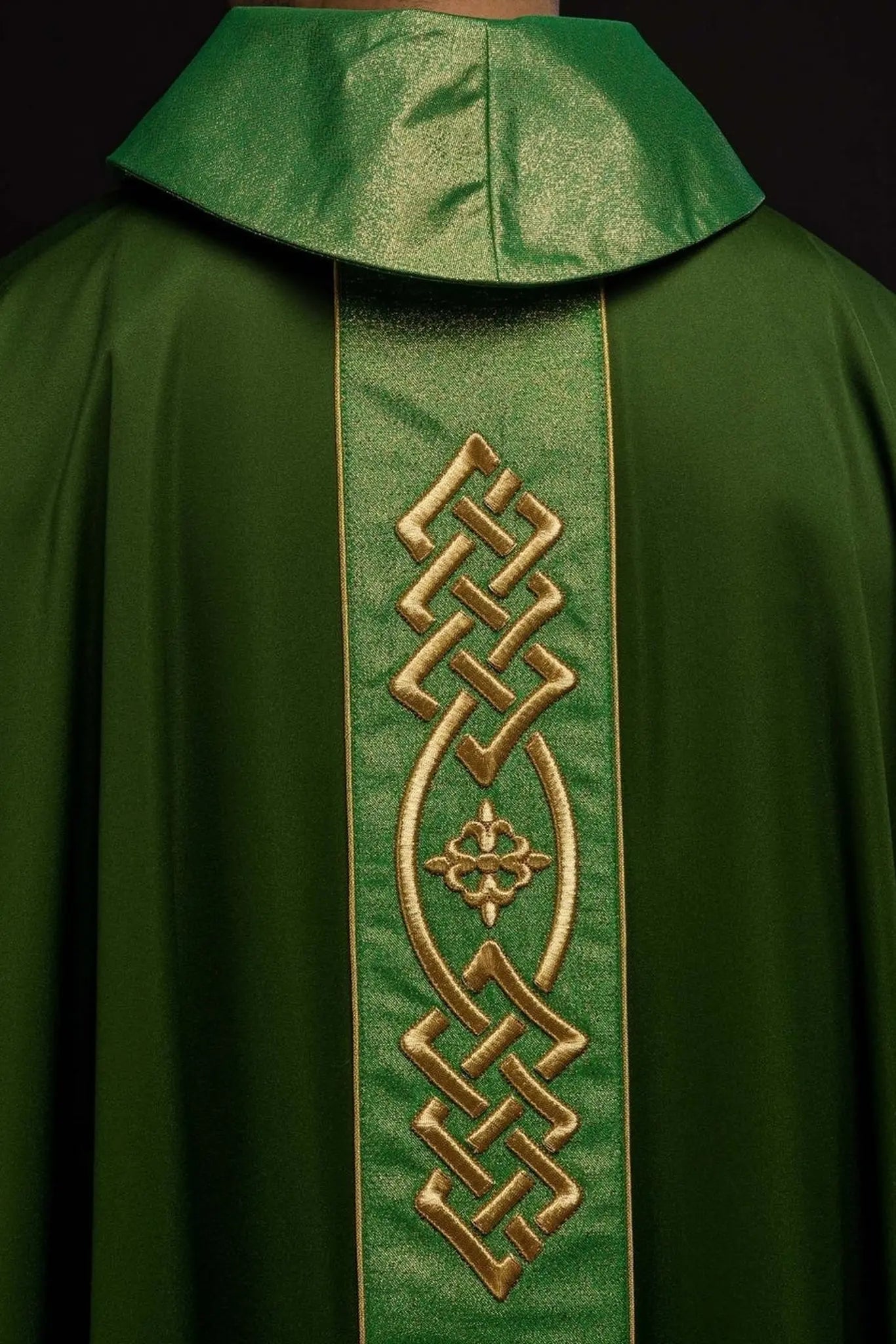 Embroidered chasuble Green Decorative Belt with Crosses