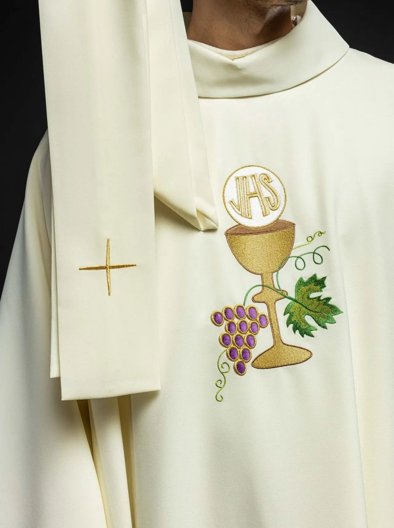 Chasuble chalice Cross and grapes ecru