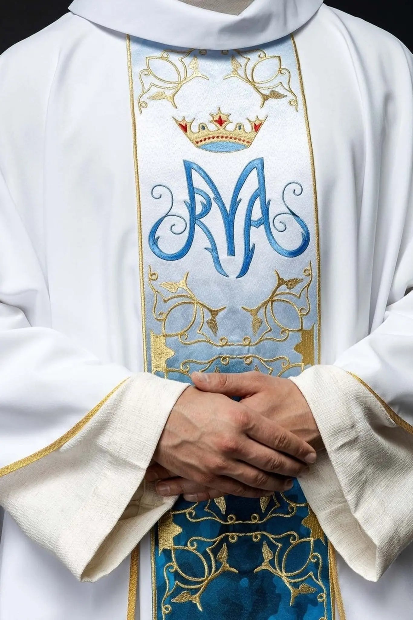 Ornat liturgiczny maryjny z pasem haftowanym i sublimowanym