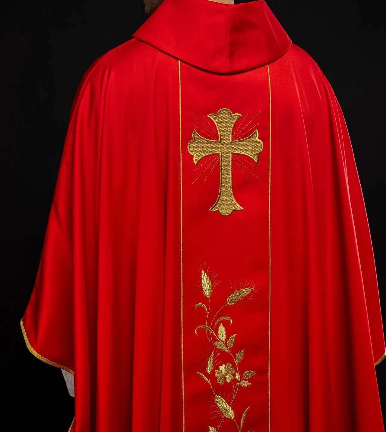 Chasuble with embroidered cross and ears in red