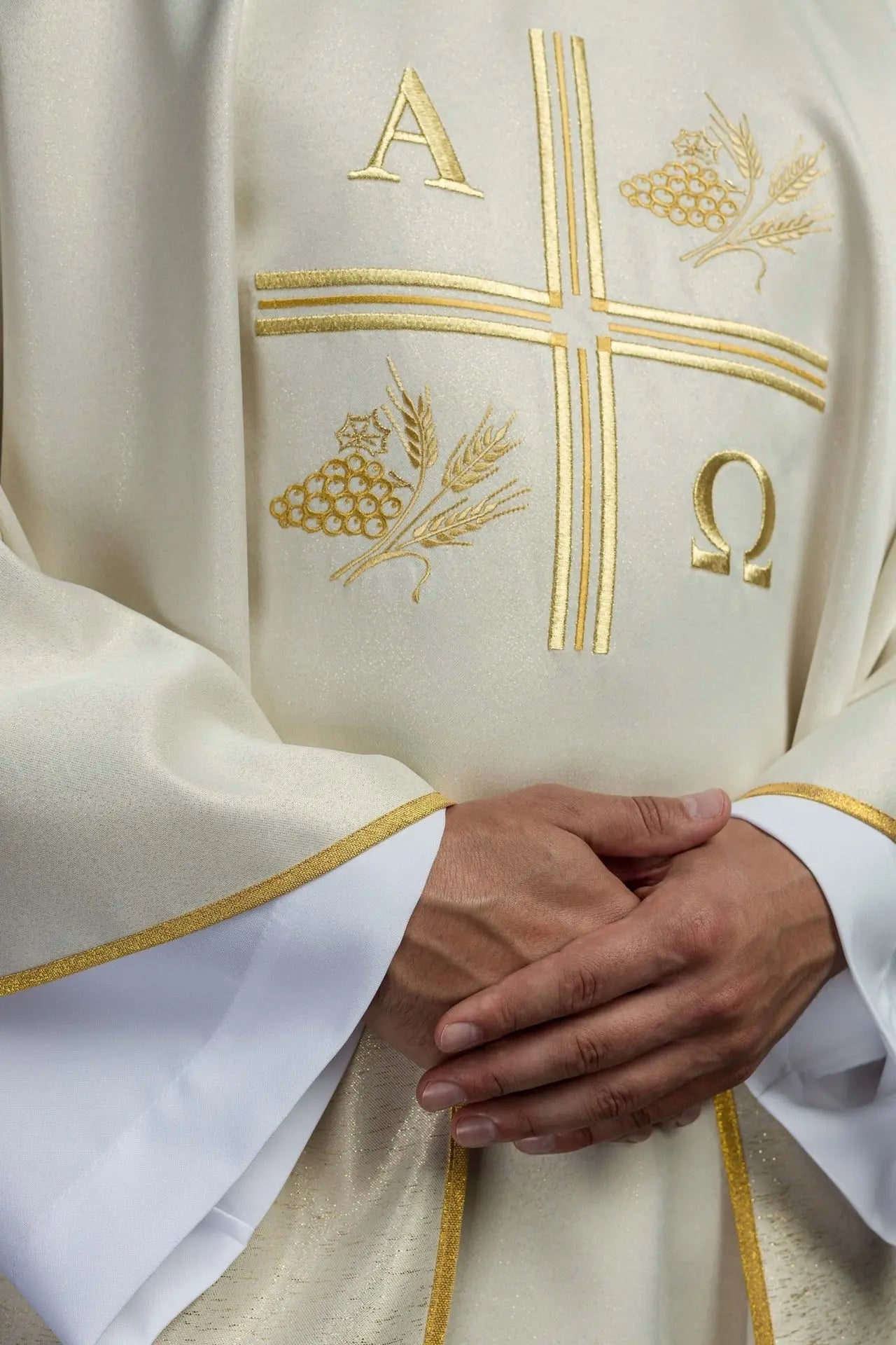 Chasuble with embroidered cross and motifs of Alpha and Omega and ears in ecru colour