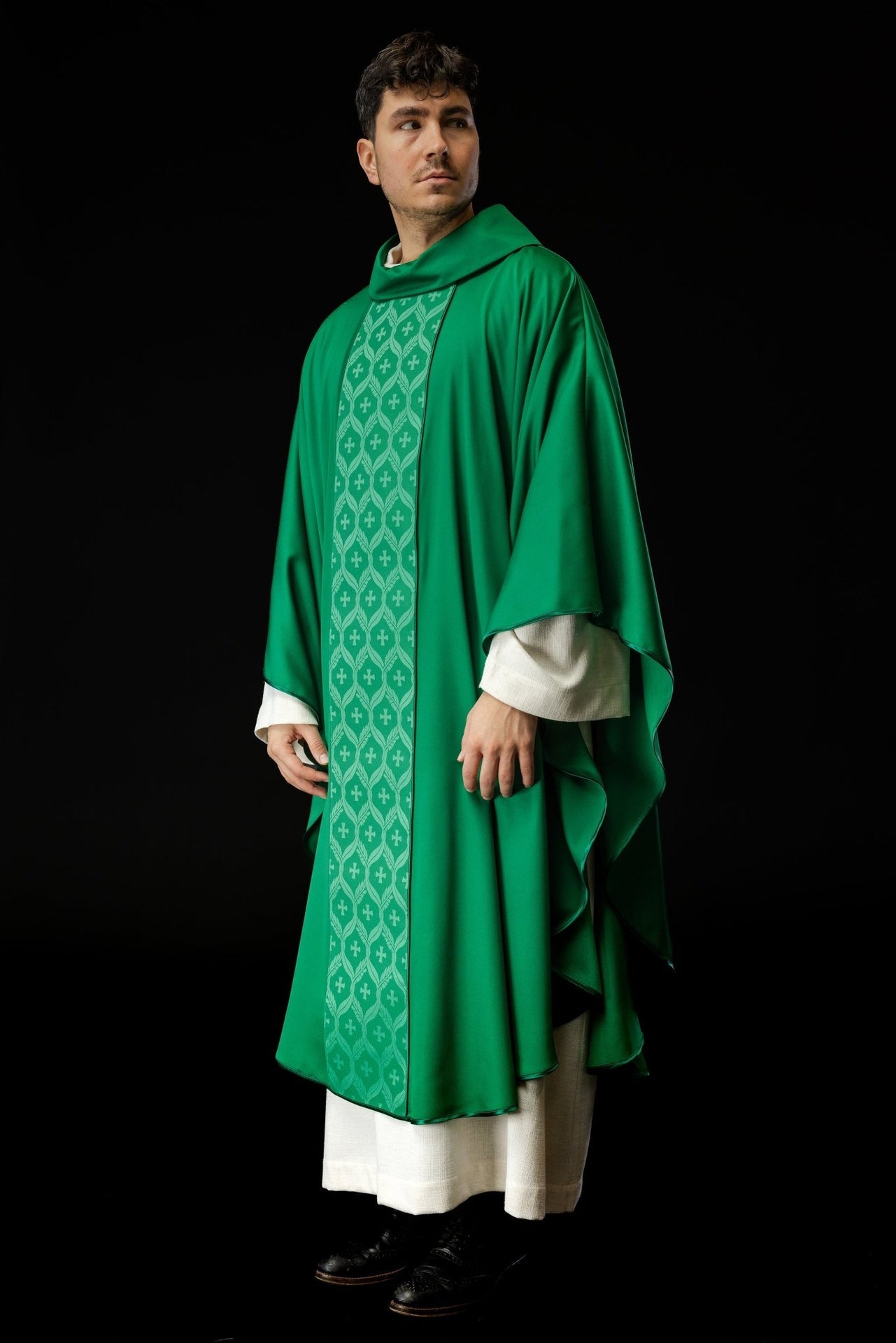 Ornat zielony z żakardowym pasem w krzyże