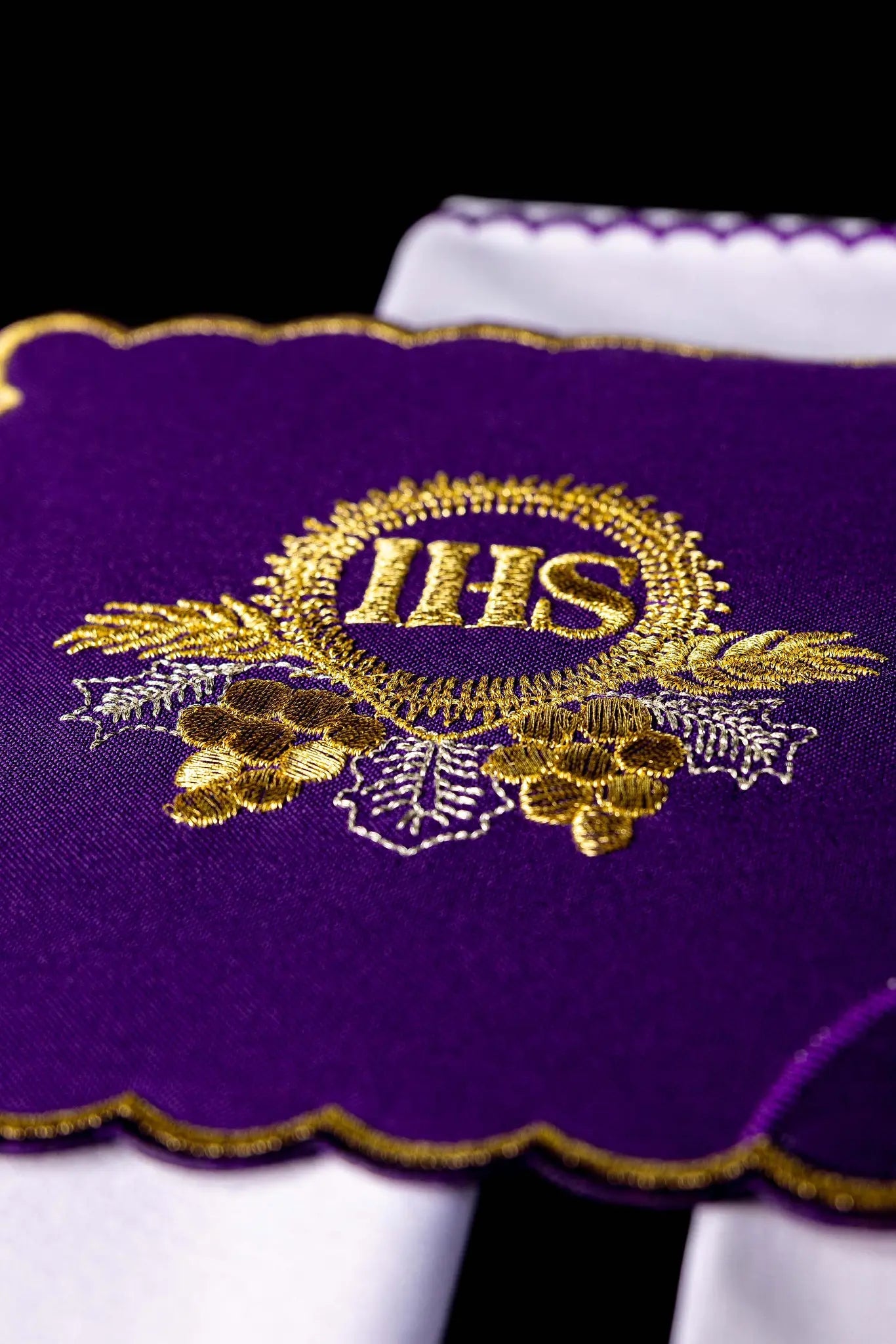 Purple Chalice Linen Set with Gold IHS Embroidery - HAFTINA ATELIER