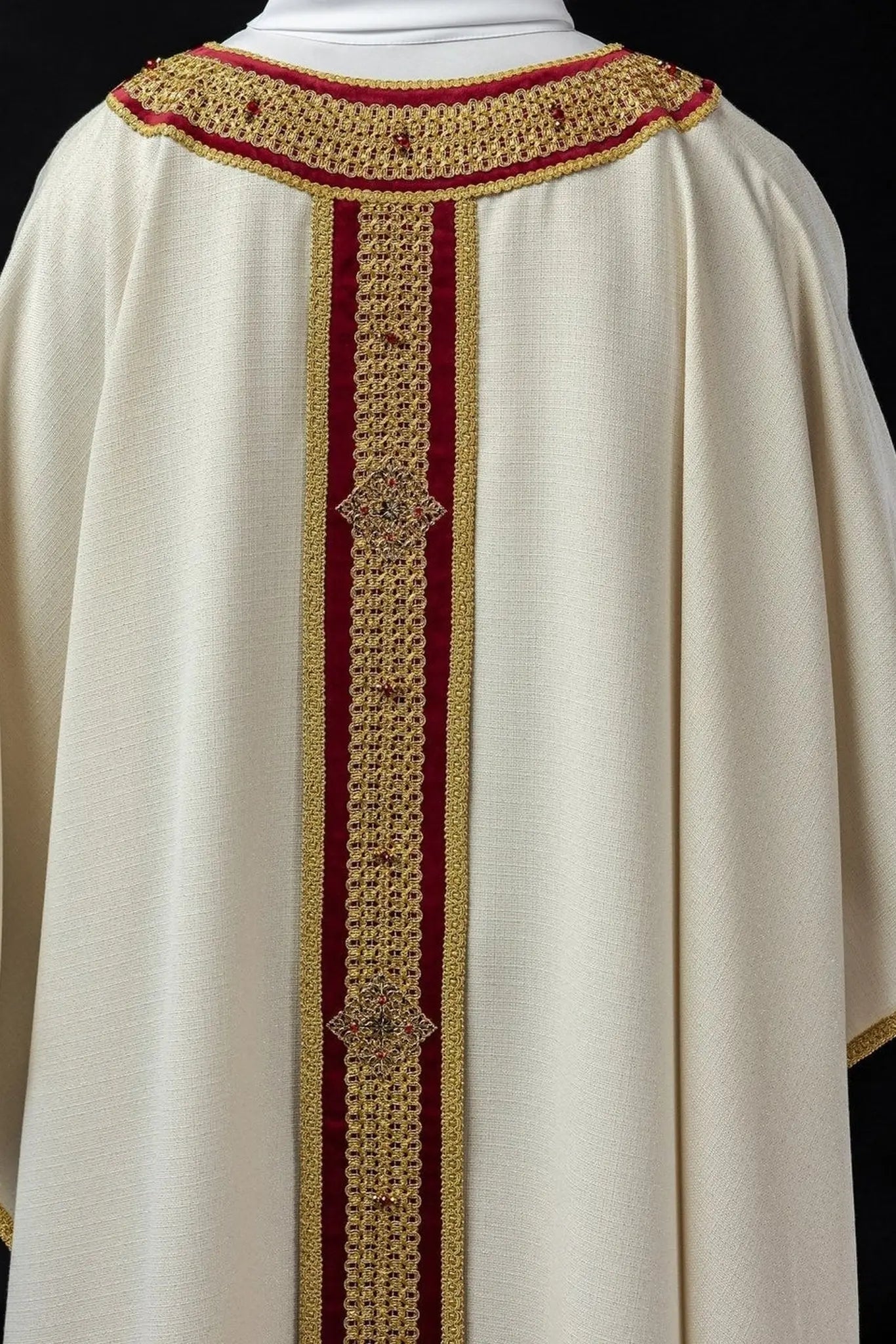 Ręcznie robiony ornat z kamieniami naturalnymi – kolekcja Handmade 7001