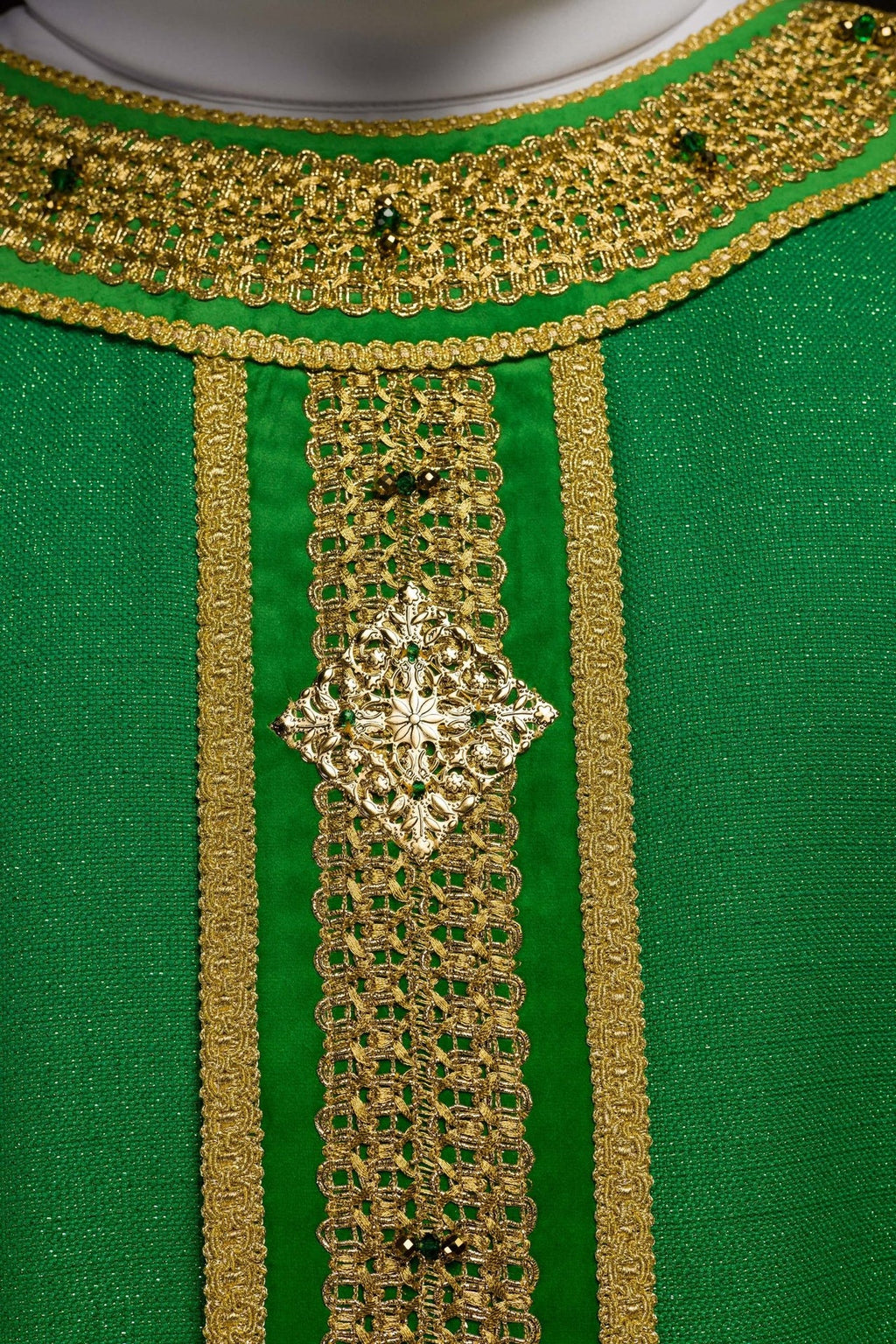 Ręcznie wykonany ornat z naturalnymi kamieniami Handmade 7001