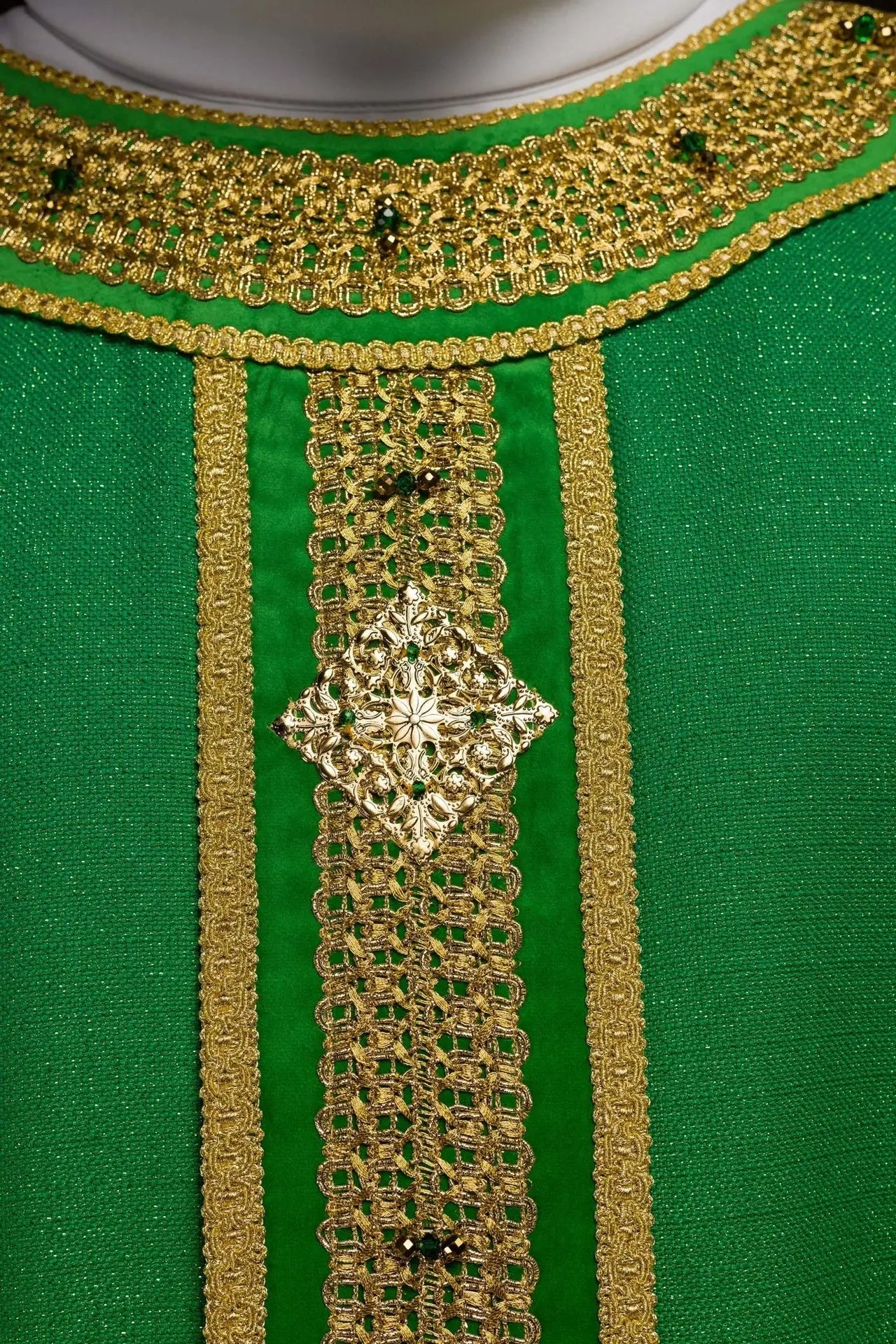 Ręcznie wykonany ornat z kamieniami naturalnymi – kolekcja Handmade 7001