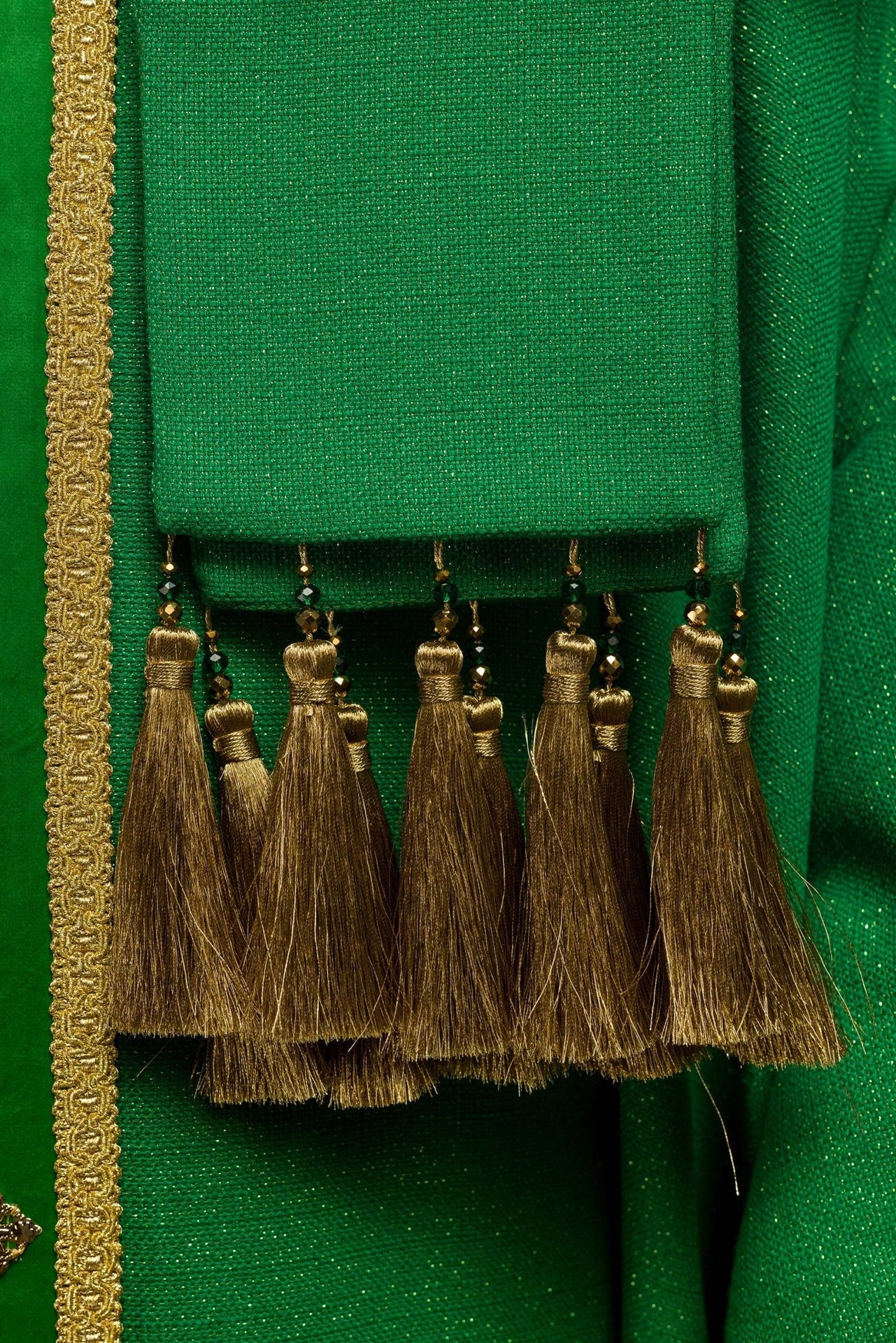 Ręcznie wykonany ornat z naturalnymi kamieniami Handmade 7001