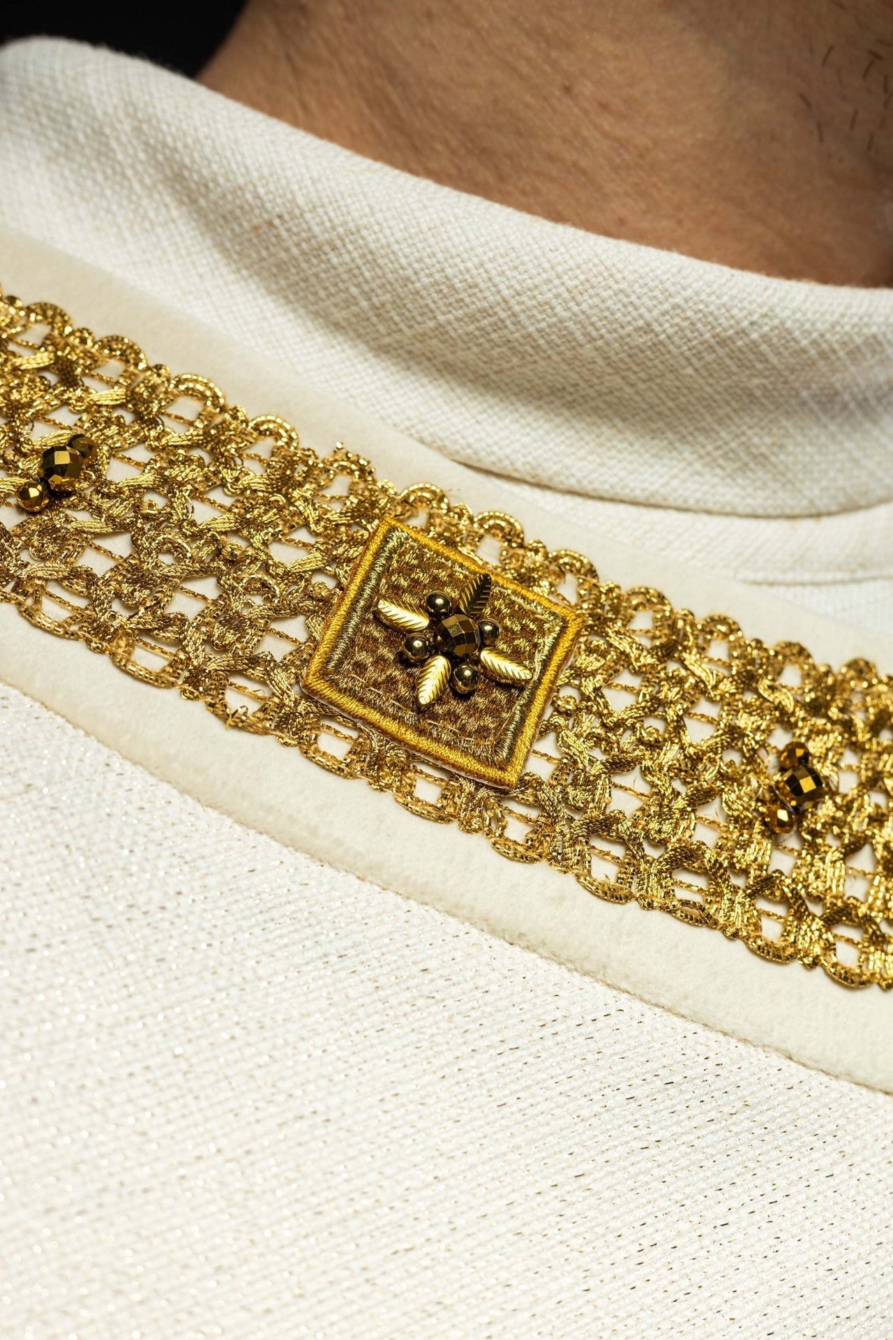 Ręcznie wykonany ornat z naturalnymi kamieniami Handmade 7002