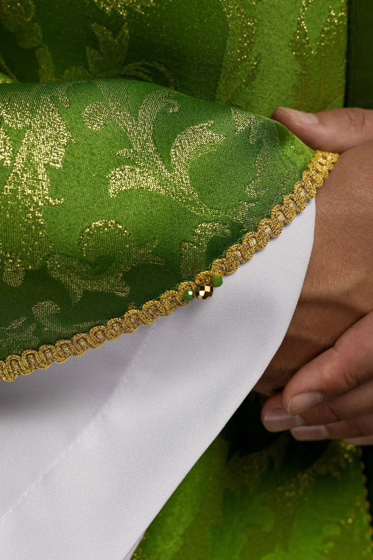 Ręcznie wykonany ornat z kamieniami naturalnymi – kolekcja Handmade 7003