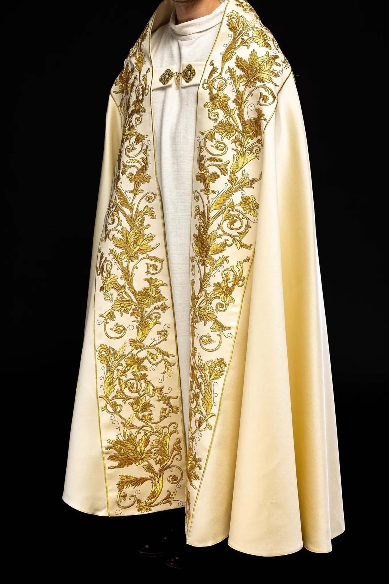 Roman Satin Cope – Ecru with Embroidered Eucharistic Chalice