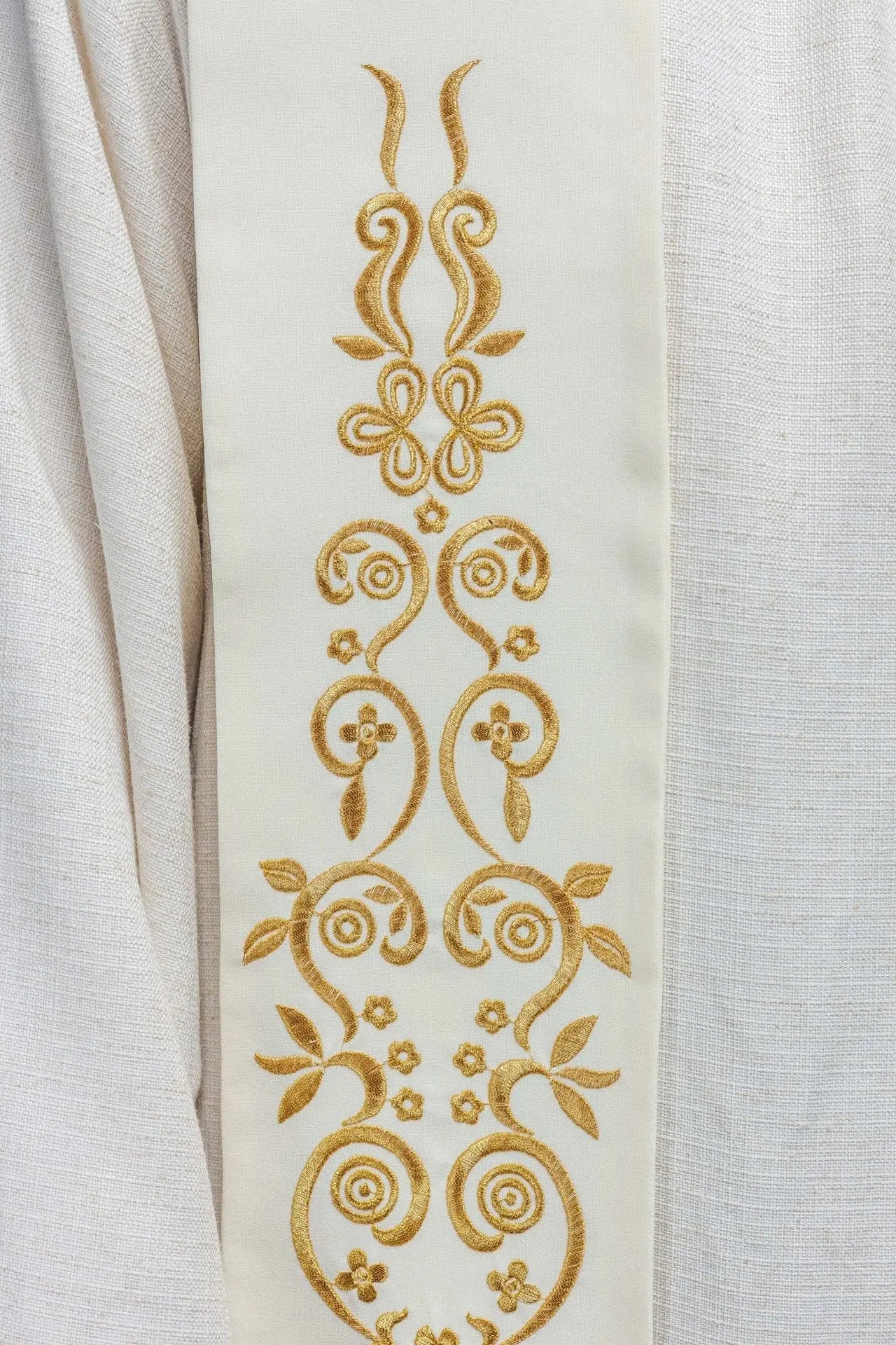Stela haftowana Maryi ecru