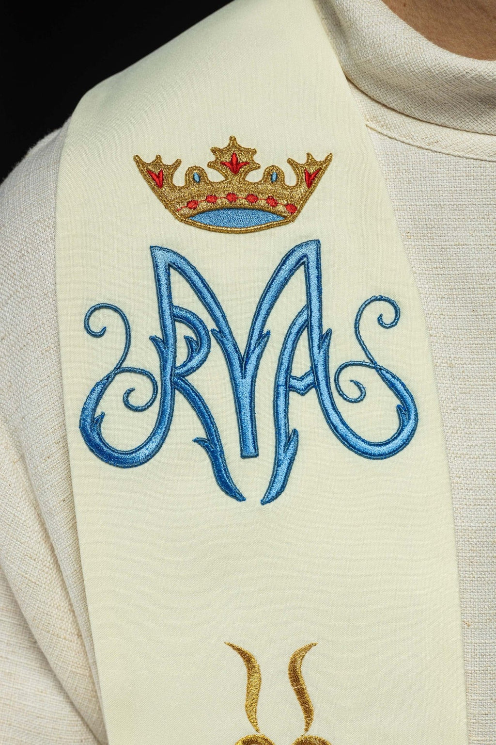 Stuła haftowana motyw Maryjny z koroną ecru