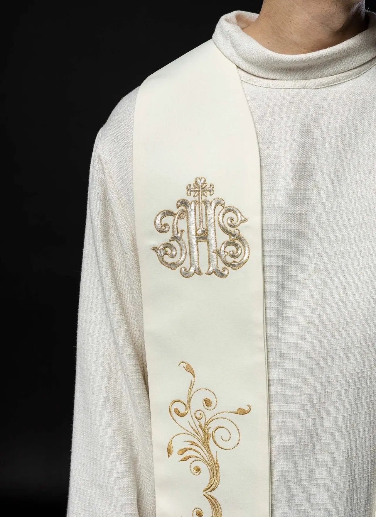 Embroidered stole decorated with IHS ecru