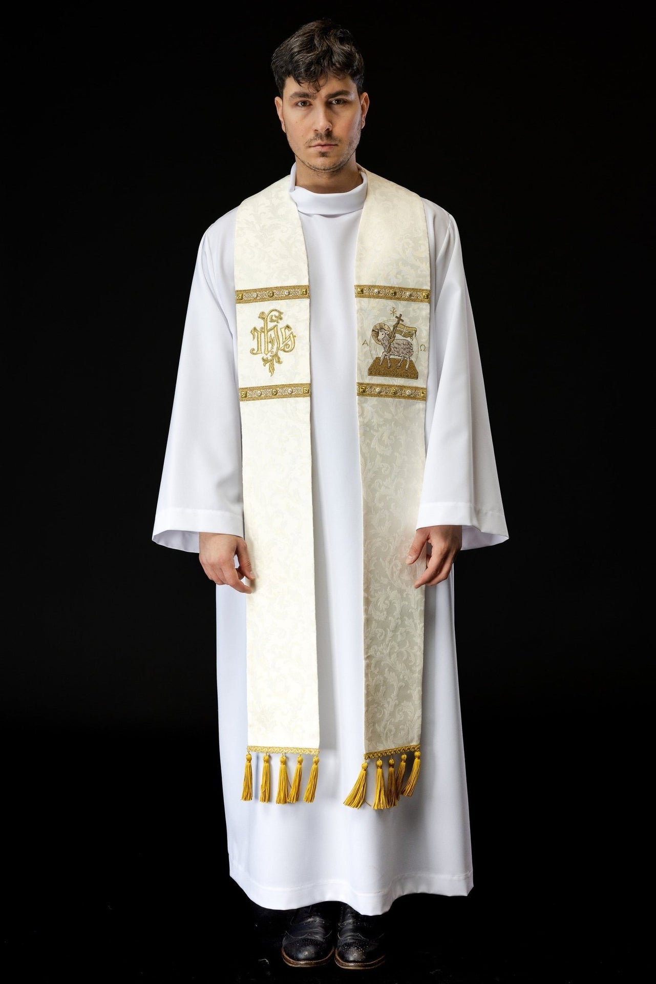 Stuła z barankiem wielkanocnym uszyta na ozdobnej tkaninie