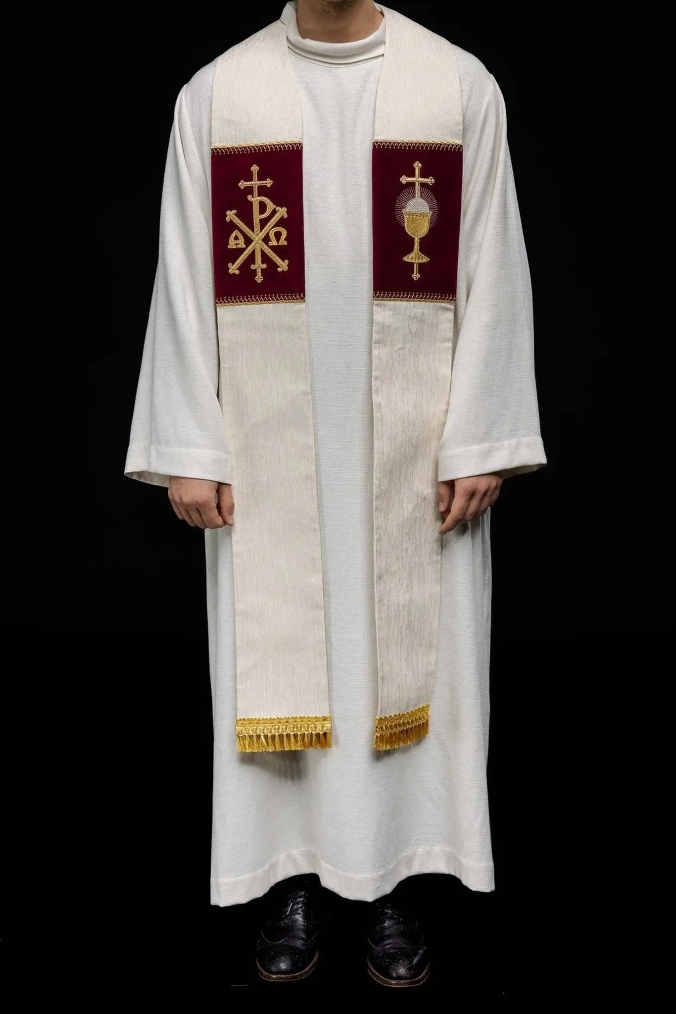 Stuła z haftowanym kielichem eucharystycznym i pacyfą
