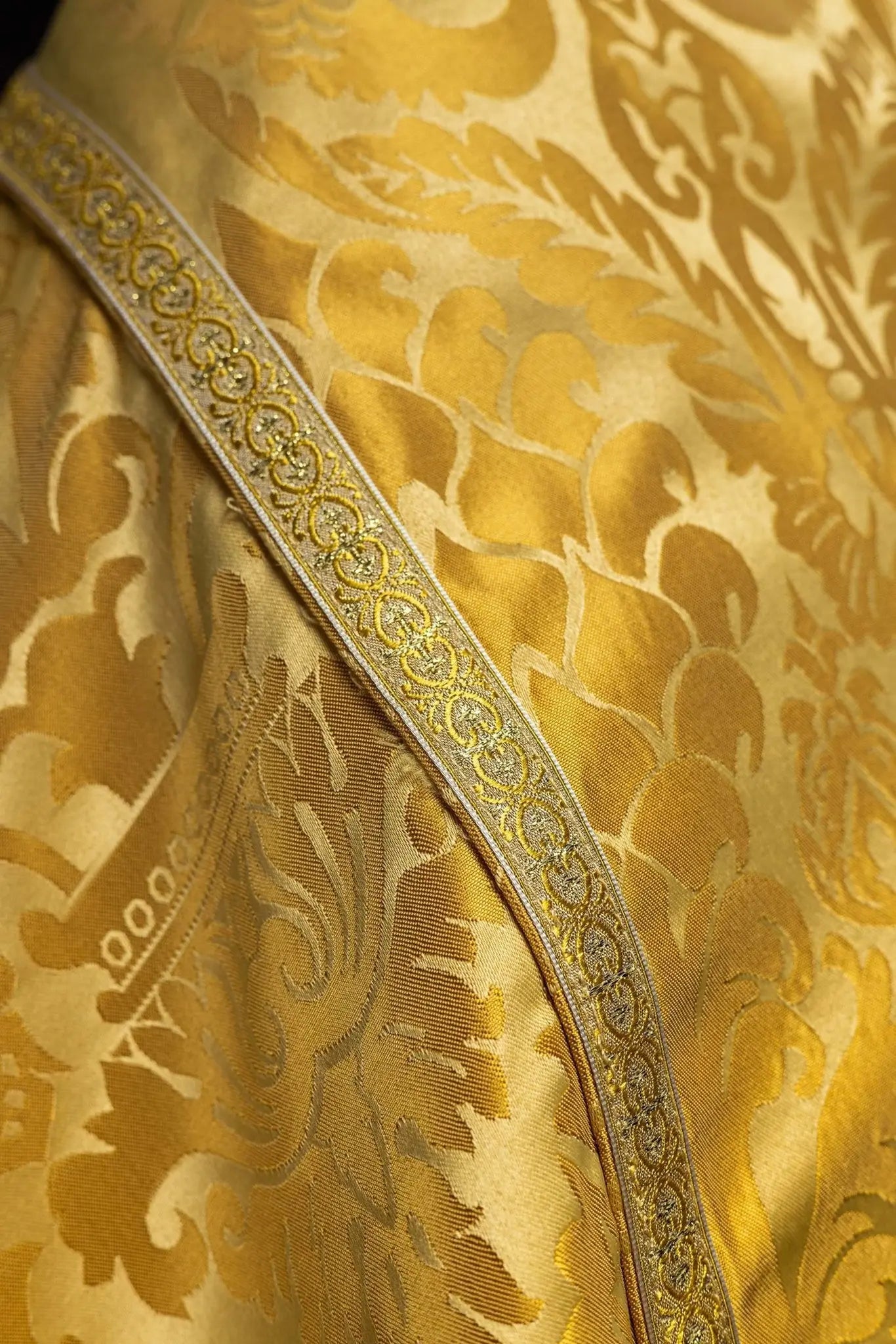 Jacquard Roman style plain bedspread